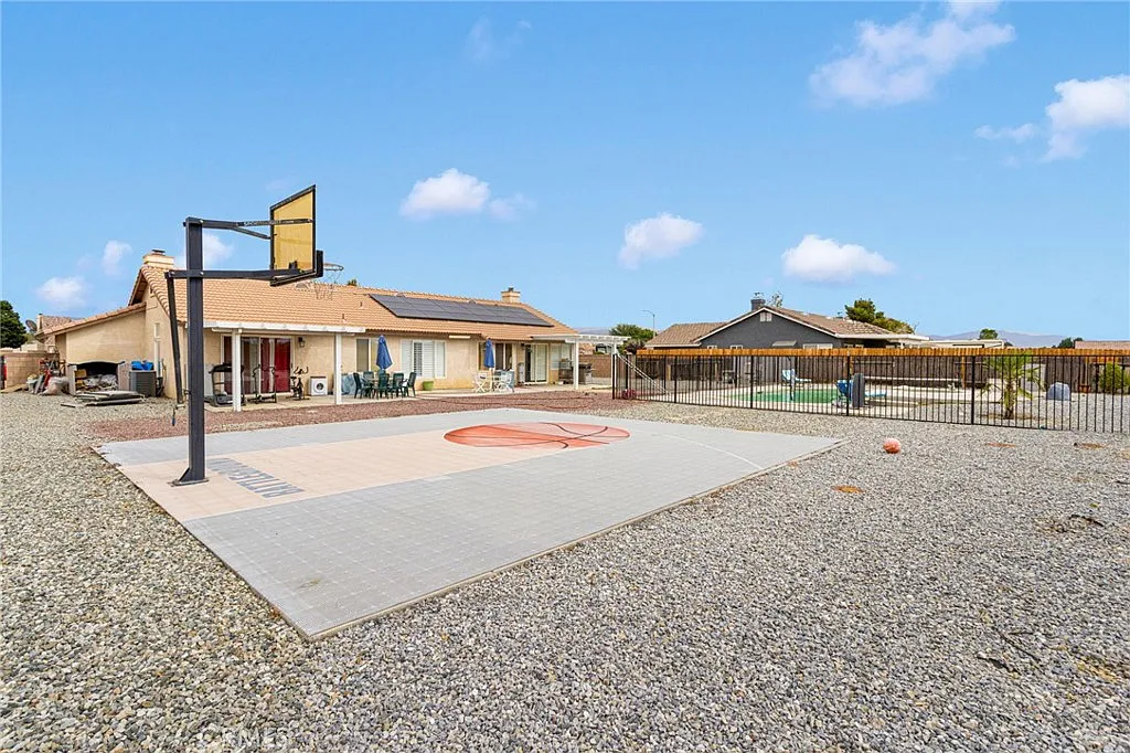 Apple Valley, California, 92308, United States, 4 Bedrooms Bedrooms, ,2 BathroomsBathrooms,Residential,For Sale,1974714