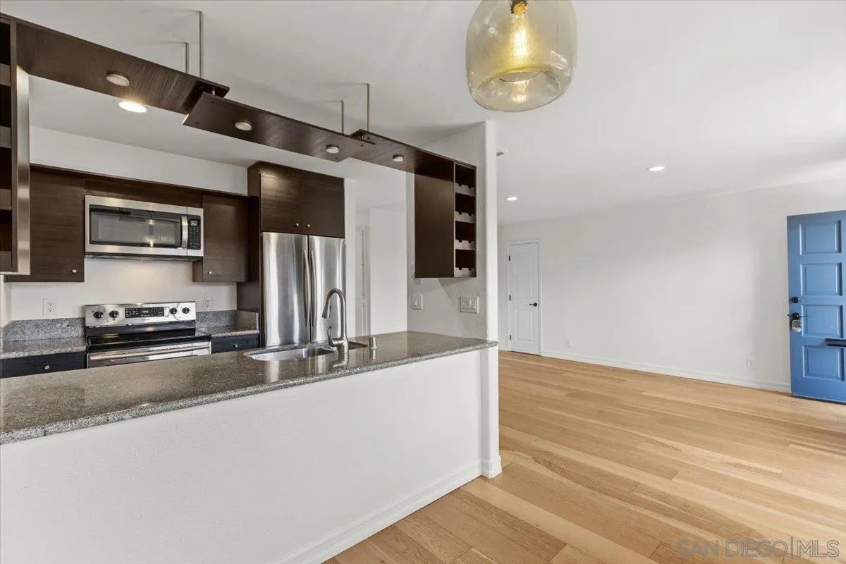 Solana Beach, California, 92075, United States, 2 Bedrooms Bedrooms, ,1 BathroomBathrooms,Residential,For Sale,1911120
