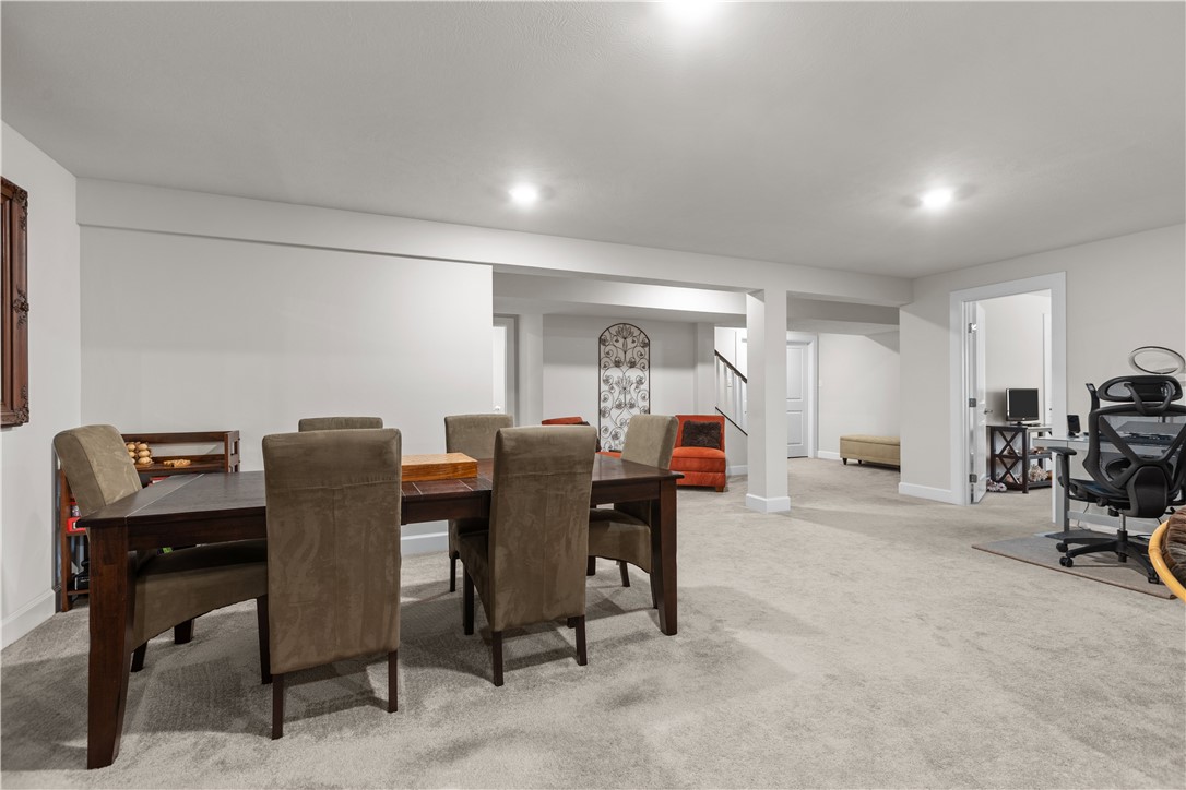 Robinson Twp, Pennsylvania, 15136, United States, 5 Bedrooms Bedrooms, ,4 BathroomsBathrooms,Residential,For Sale,1906122