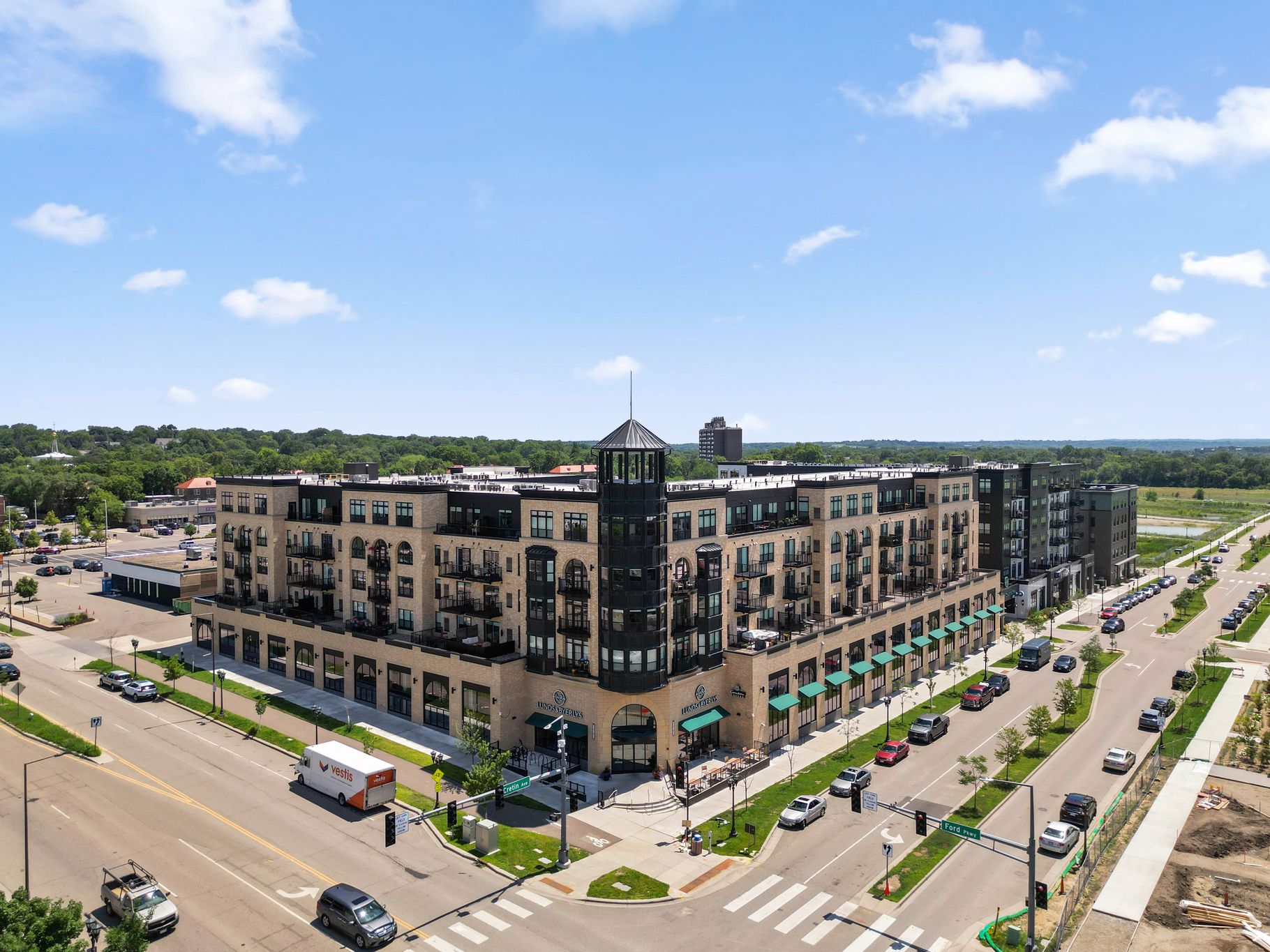  Urban Living at Its Finest: Expansive Highland Bridge Rowhome with River Views - 物件實景