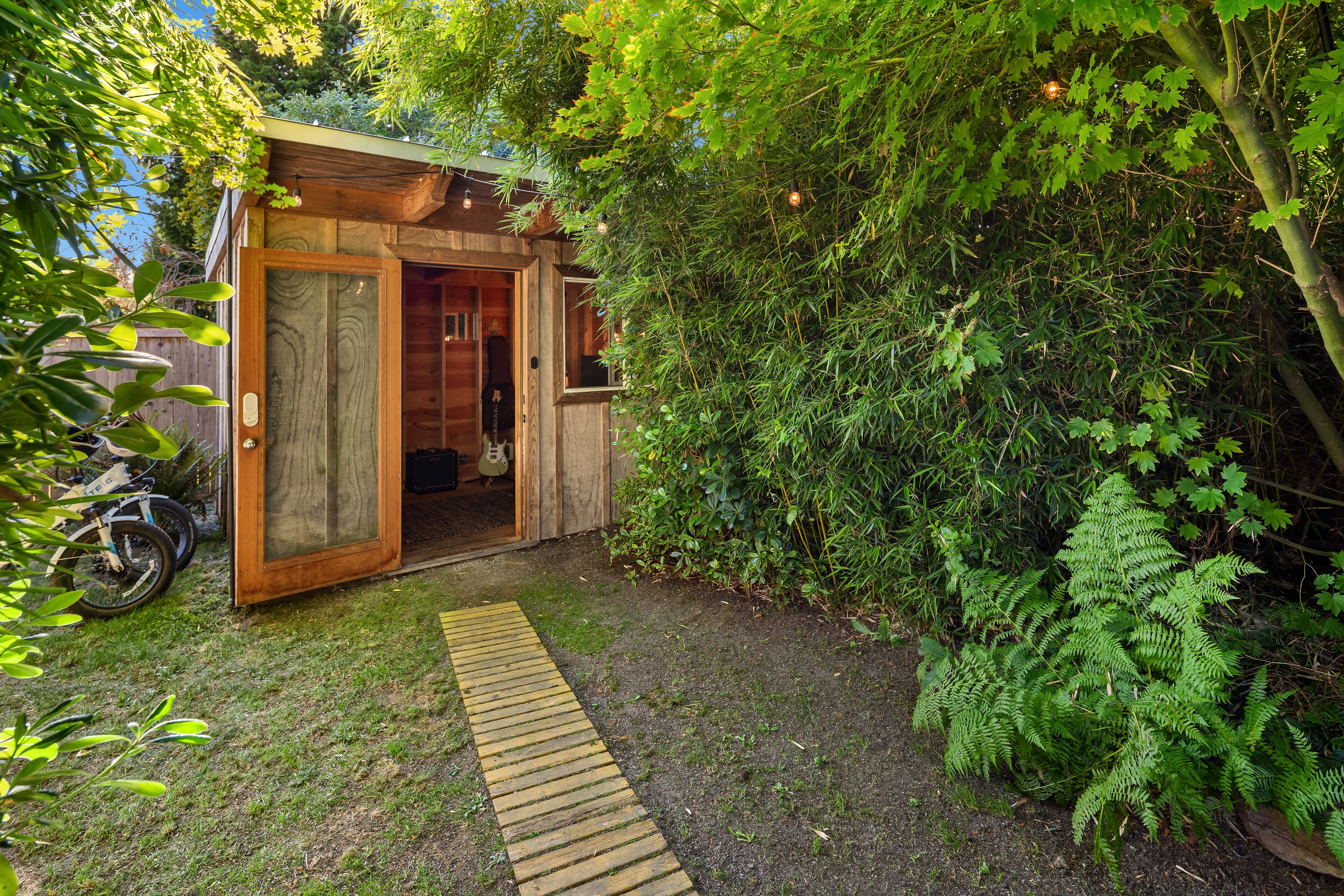 5414 SW Beach Drive Terr, Seattle, WA 98116 - 物件實景