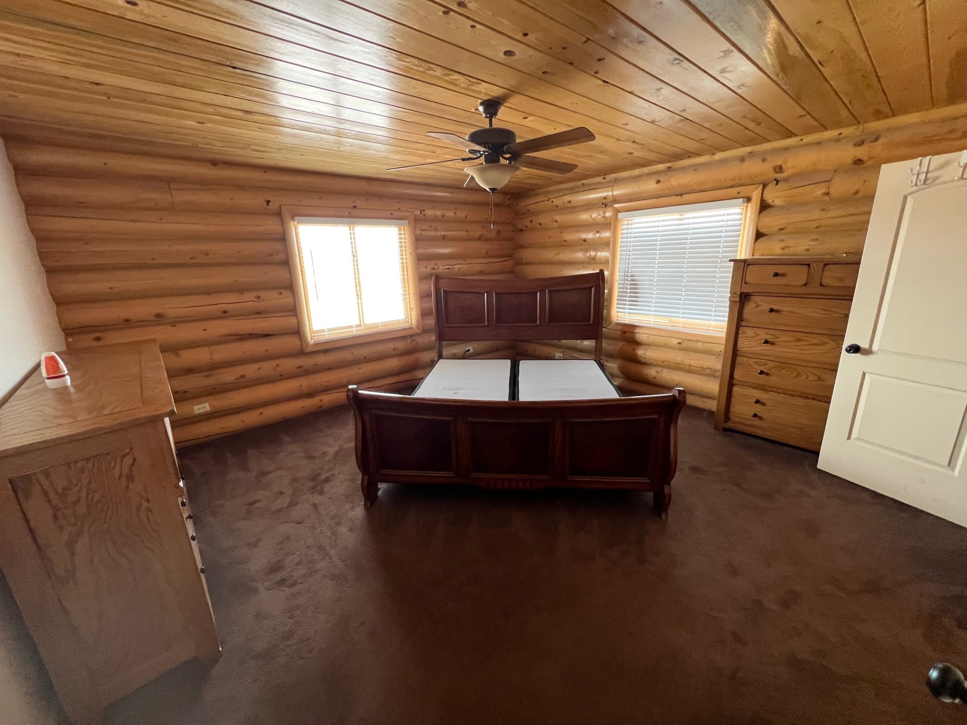 Panguitch, Utah, 84759, United States, 1 Bedroom Bedrooms, ,2 BathroomsBathrooms,Residential,For Sale,1839948