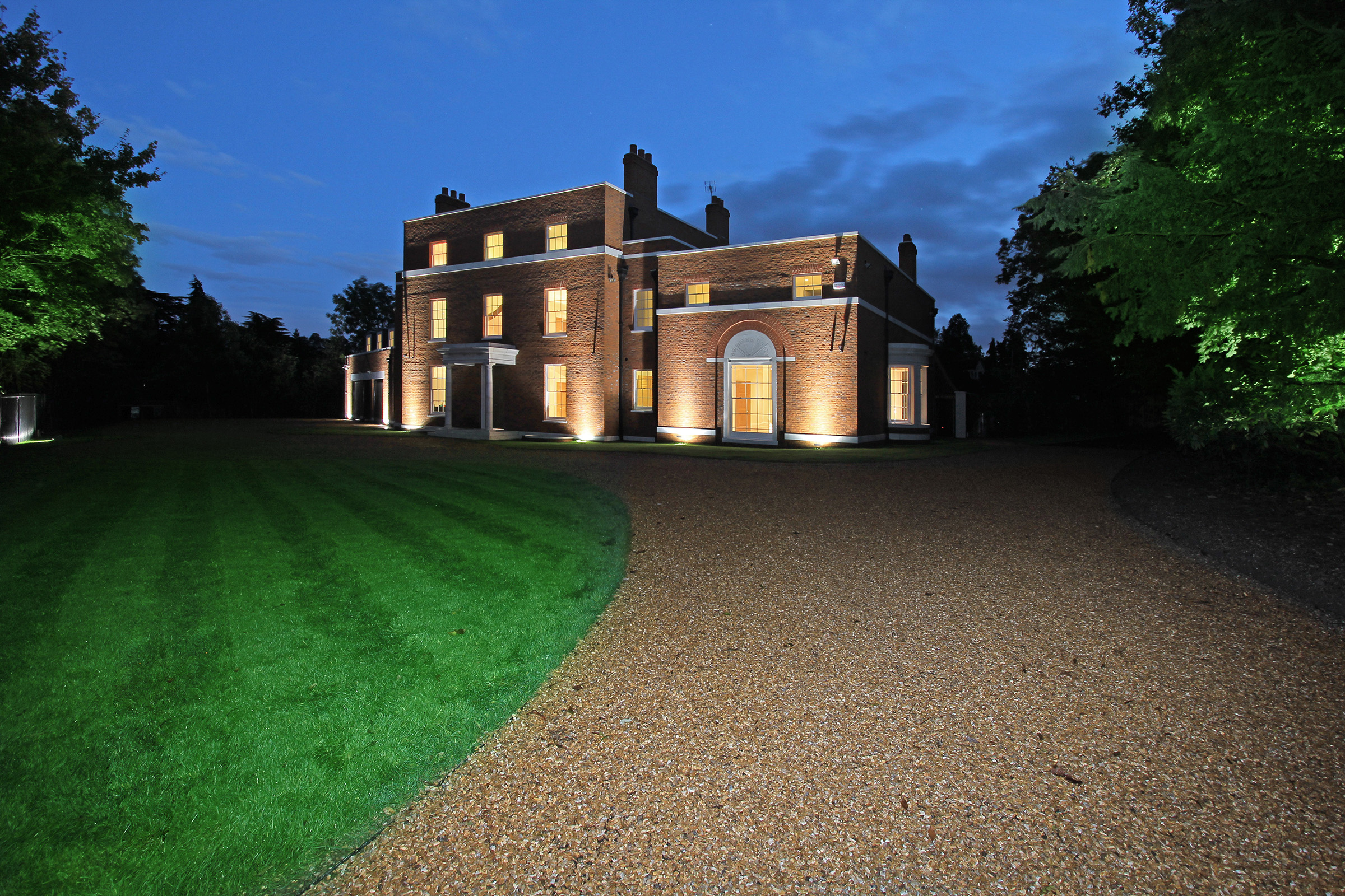  Grand Eight-Bedroom Estate with Pool and Guesthouse on Hadley Common - 物件實景