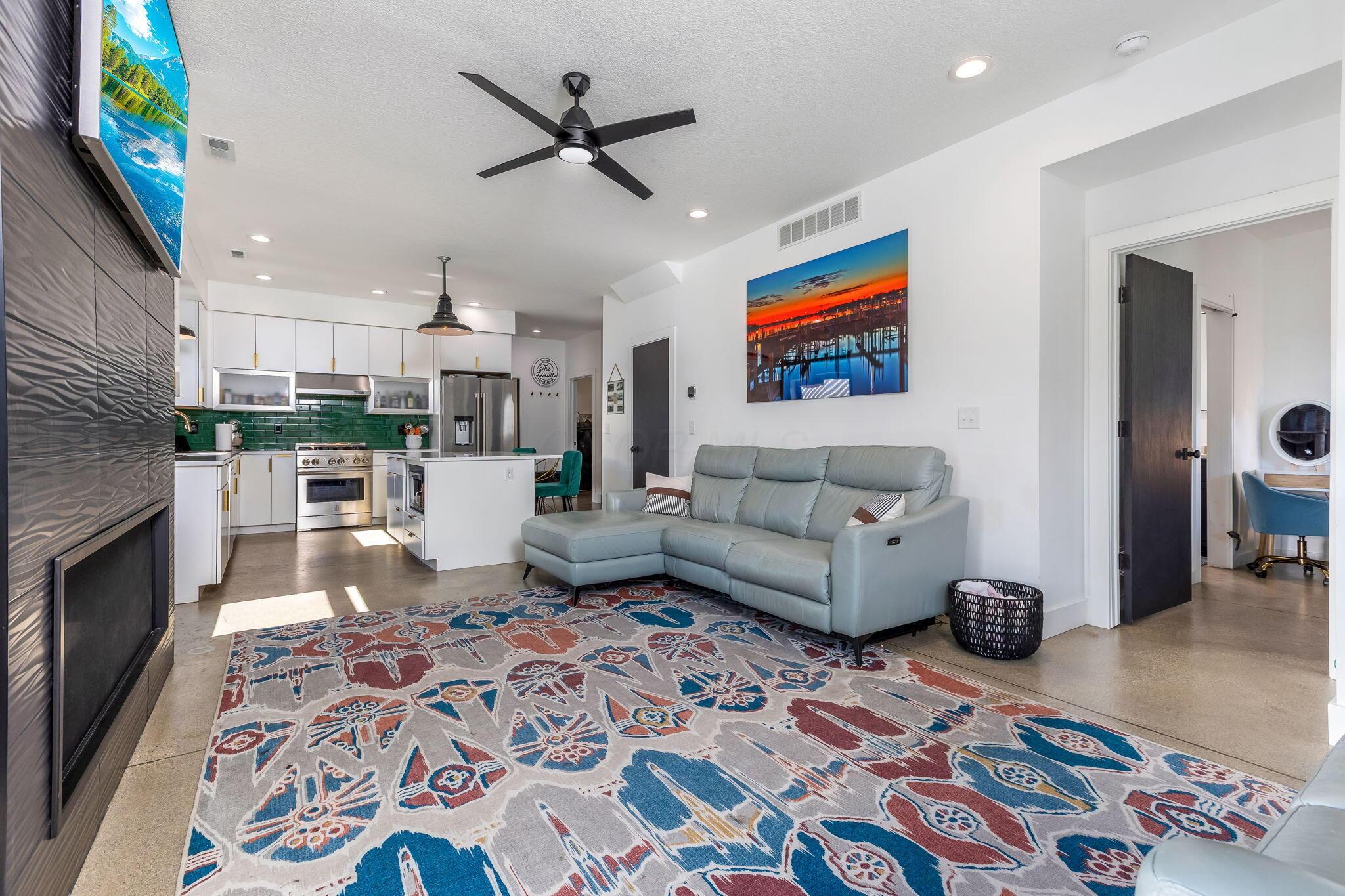 Buckeye Lake, Ohio, 43008, United States, 3 Bedrooms Bedrooms, ,3 BathroomsBathrooms,Residential,For Sale,1975089