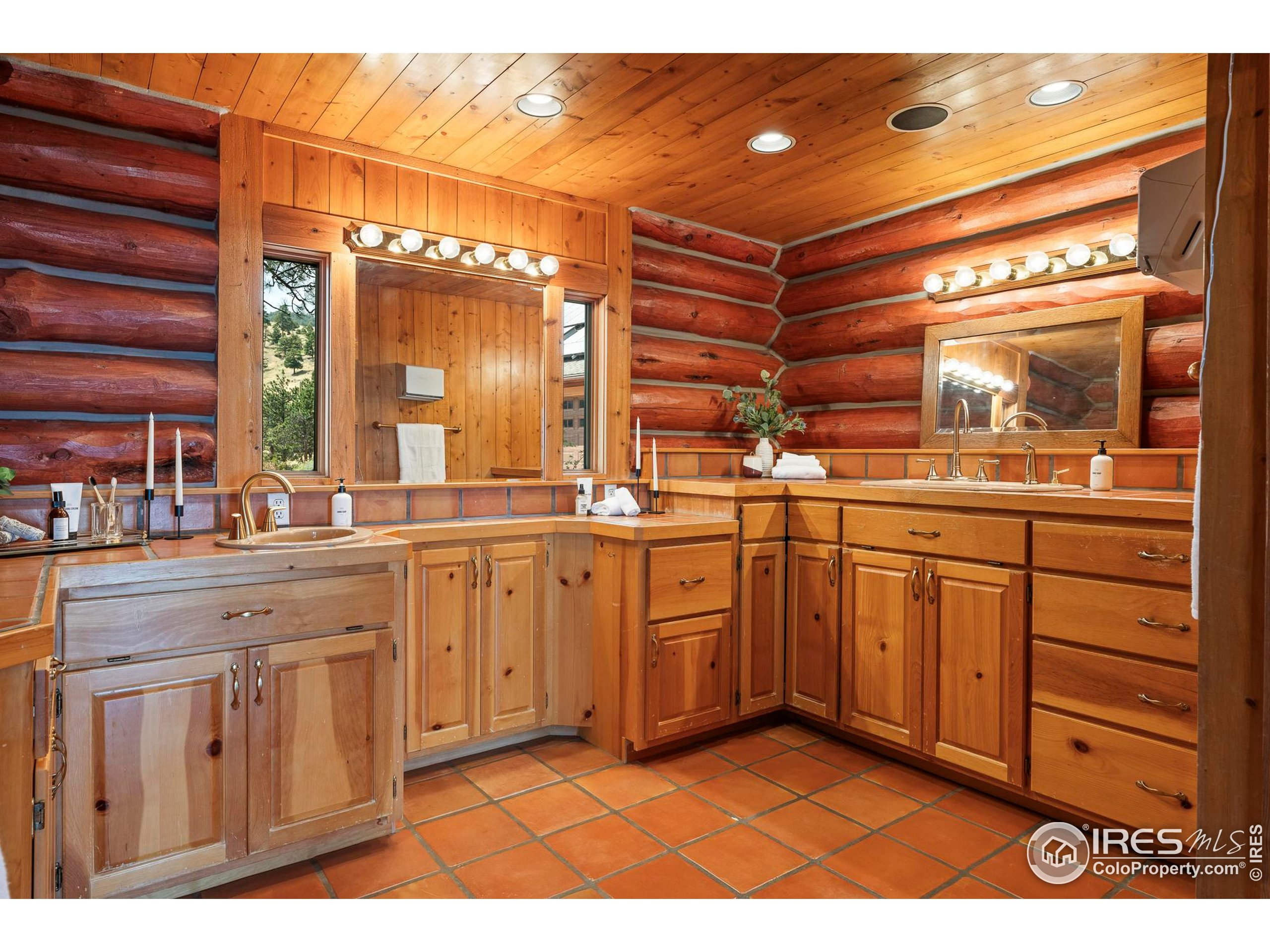 Boulder, Colorado, 80302, United States, 5 Bedrooms Bedrooms, ,7 BathroomsBathrooms,Residential,For Sale,1938692