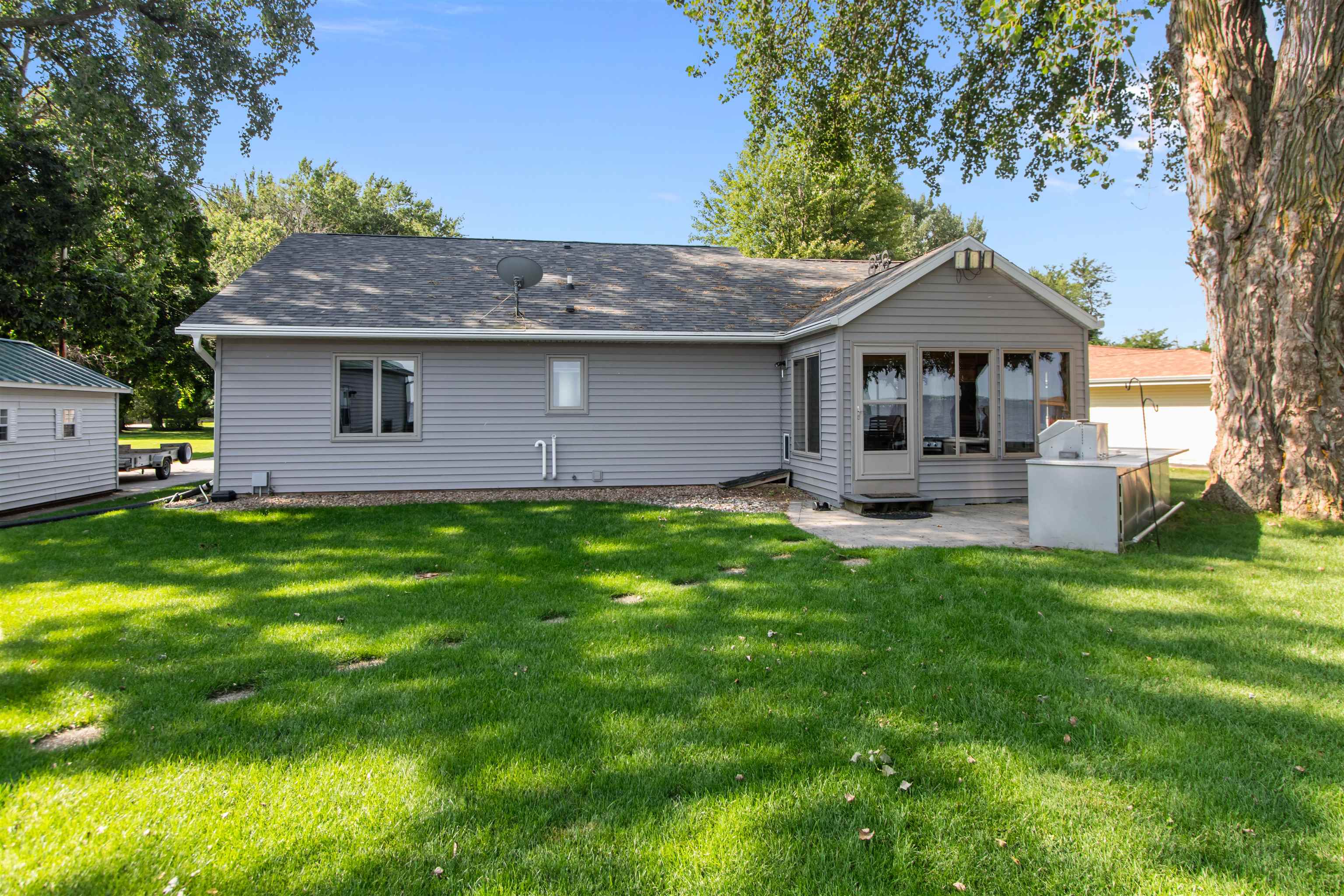 WINNECONNE, Wisconsin, 54986, United States, 2 Bedrooms Bedrooms, ,2 BathroomsBathrooms,Residential,For Sale,1926220