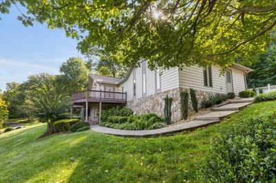 Young Harris, Georgia, 30582, United States, 2 Bedrooms Bedrooms, ,3 BathroomsBathrooms,Residential,For Sale,1940477
