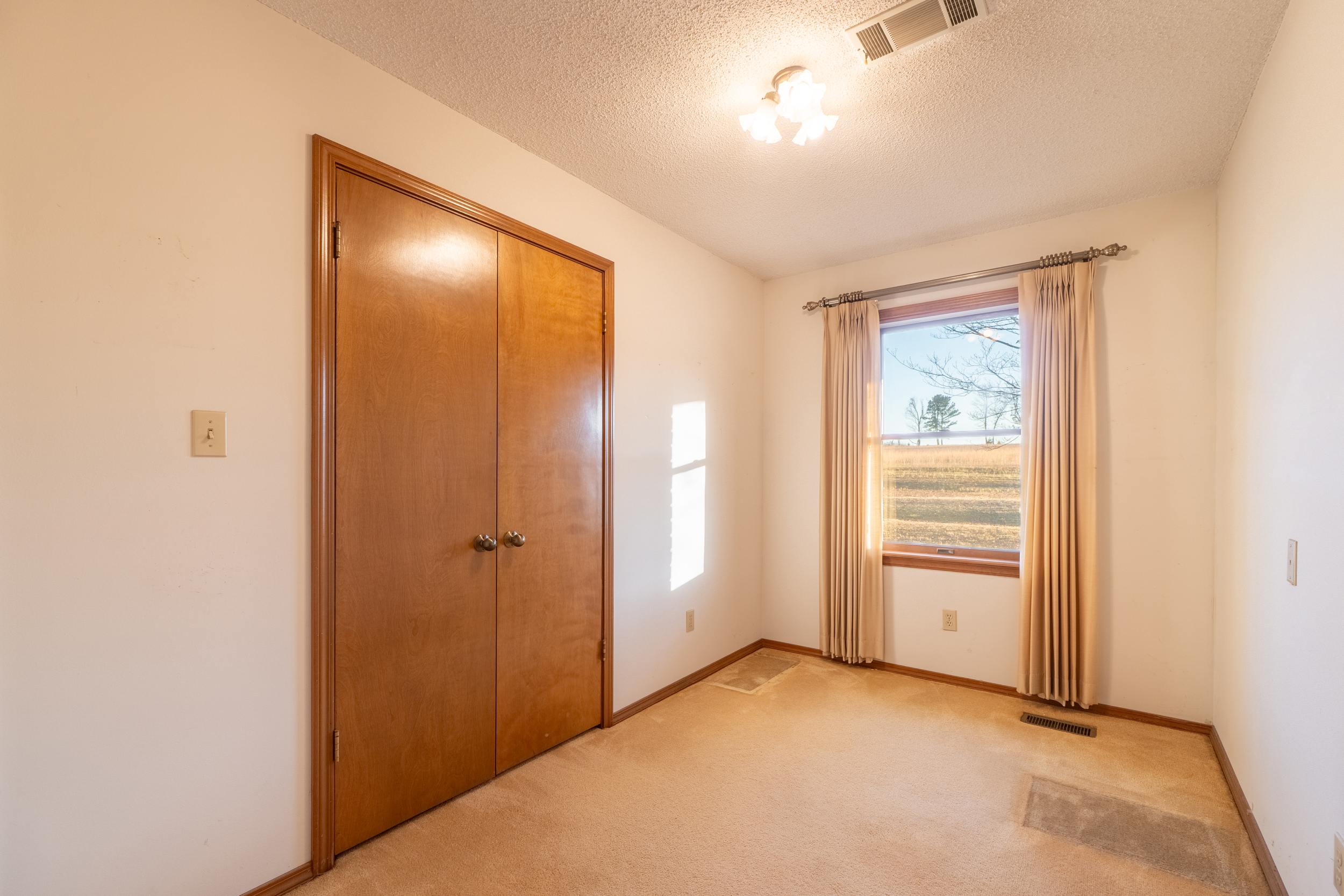 Clarksville, Arkansas, 72830, United States, 3 Bedrooms Bedrooms, ,3 BathroomsBathrooms,Residential,For Sale,2010722