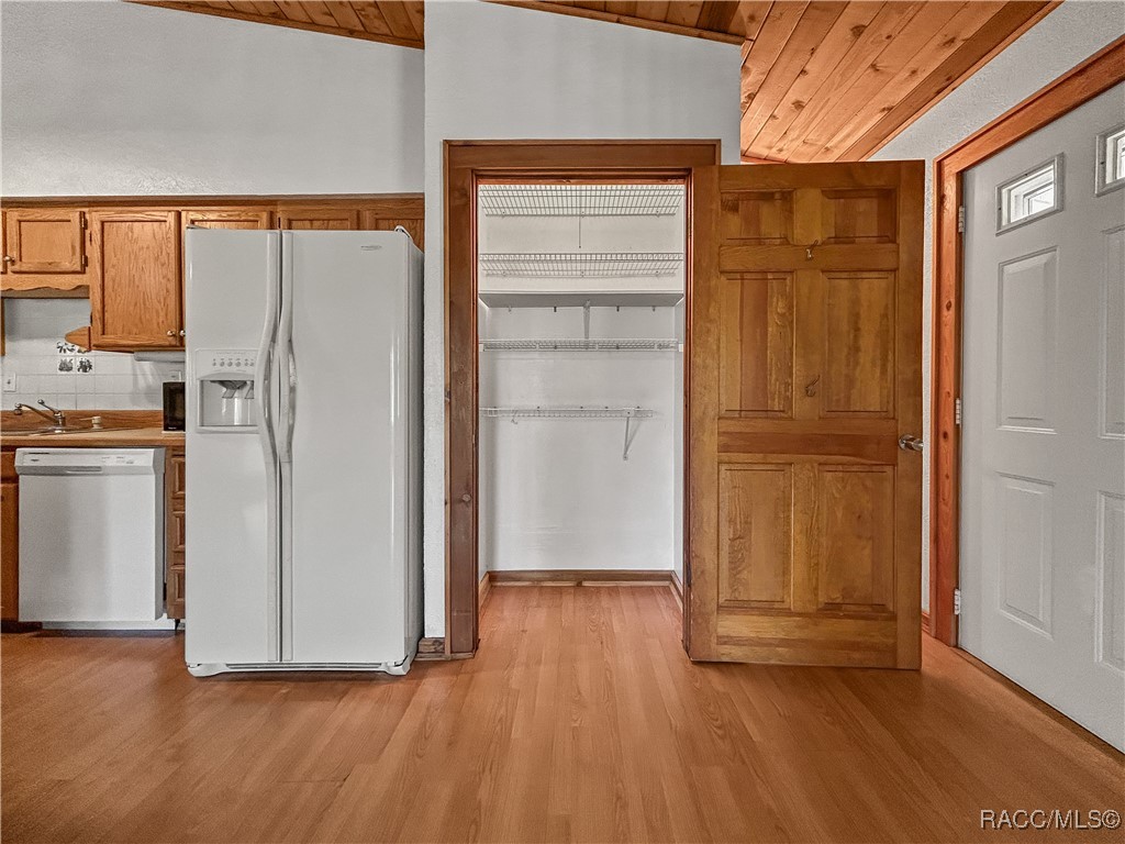 Homosassa, Florida, 34448, United States, 2 Bedrooms Bedrooms, ,2 BathroomsBathrooms,Residential,For Sale,1985744