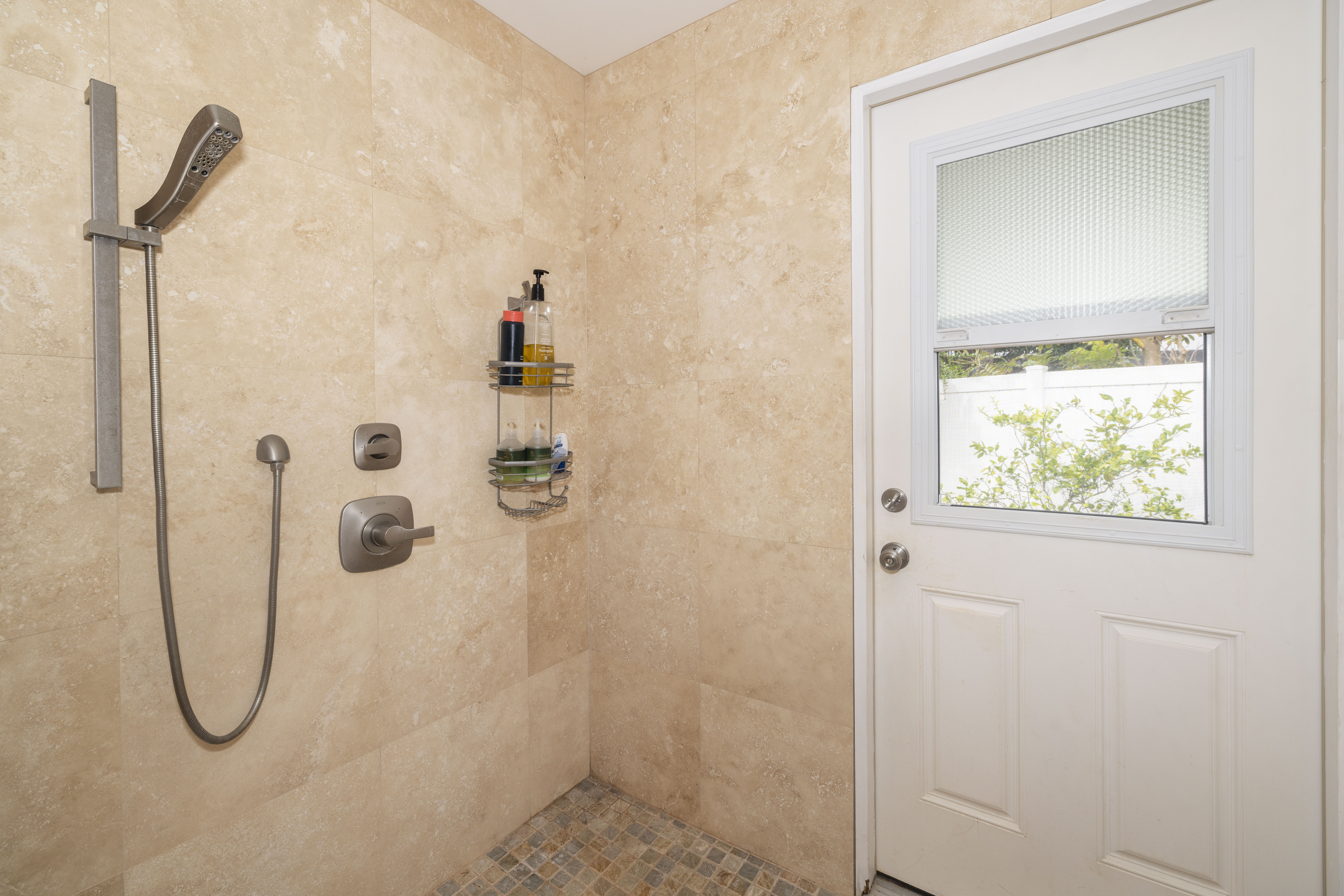 Mililani, Hawaii, 96789, United States, 4 Bedrooms Bedrooms, ,2 BathroomsBathrooms,Residential,For Sale,1978184