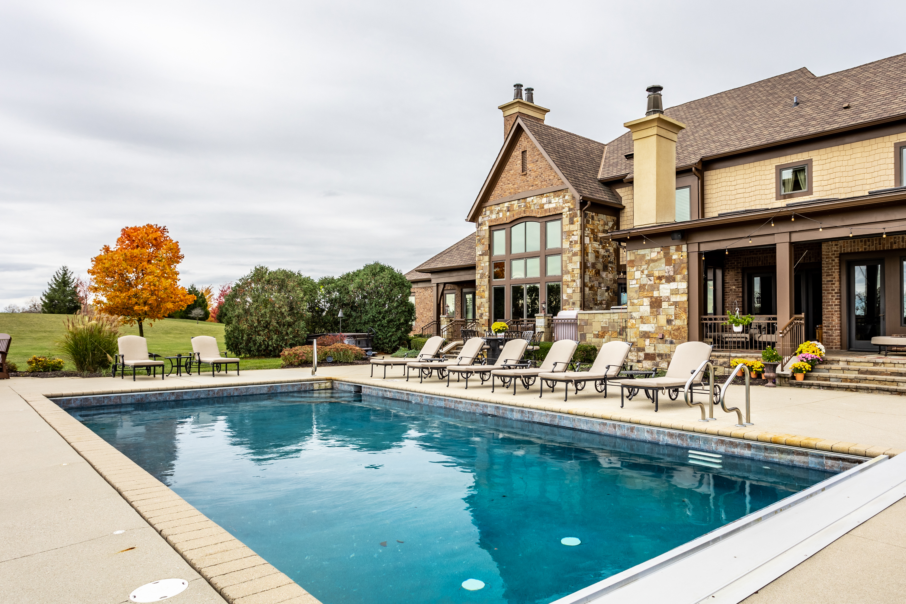  Traditional European-Inspired Residence on 13 Acres - 物件實景
