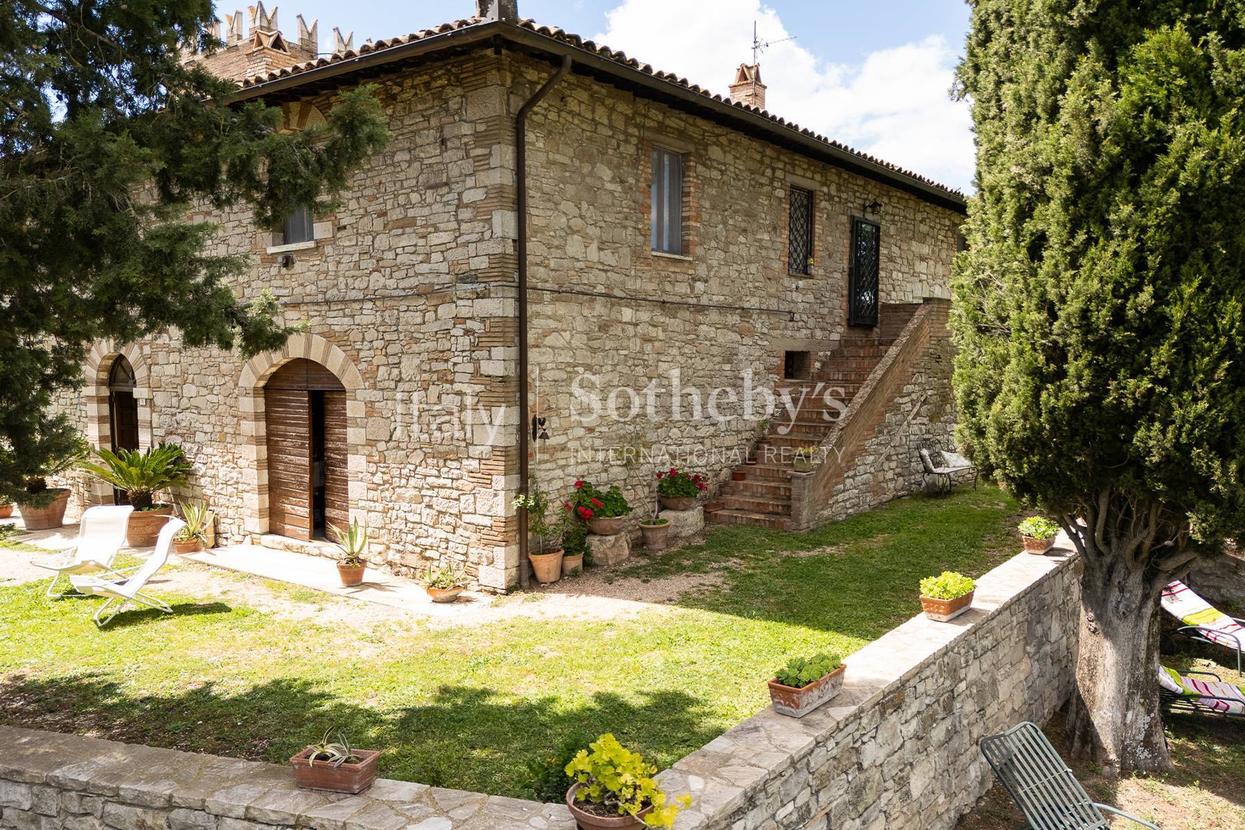  13th-Century Watchtower with Breathtaking Views over Todi - 物件實景
