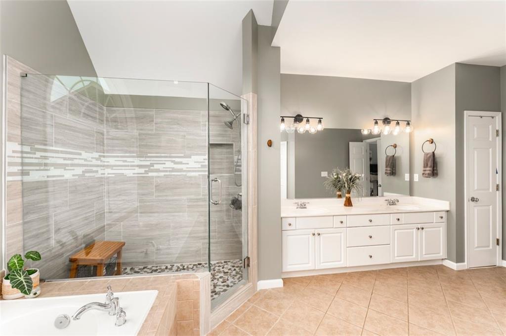 Marietta, Georgia, 30064, United States, 5 Bedrooms Bedrooms, ,5 BathroomsBathrooms,Residential,For Sale,2003371