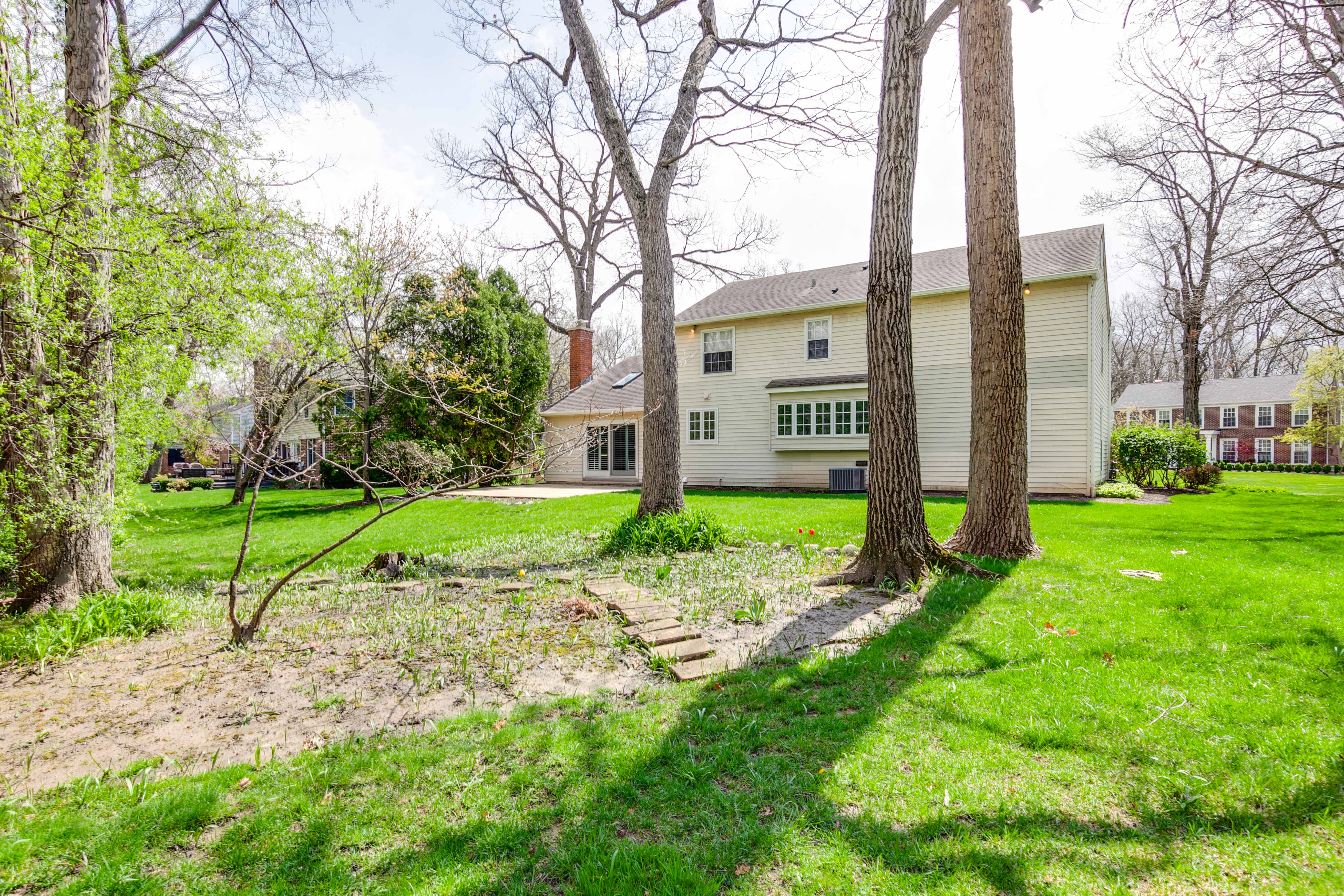  Welcome to this Lovely Colonial Home - 物件實景