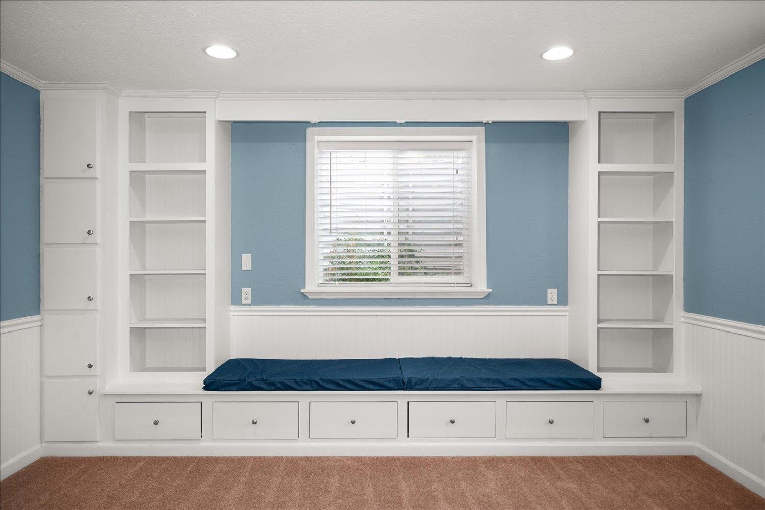 Spokane, Washington, 99212, United States, 6 Bedrooms Bedrooms, ,3 BathroomsBathrooms,Residential,For Sale,2000557