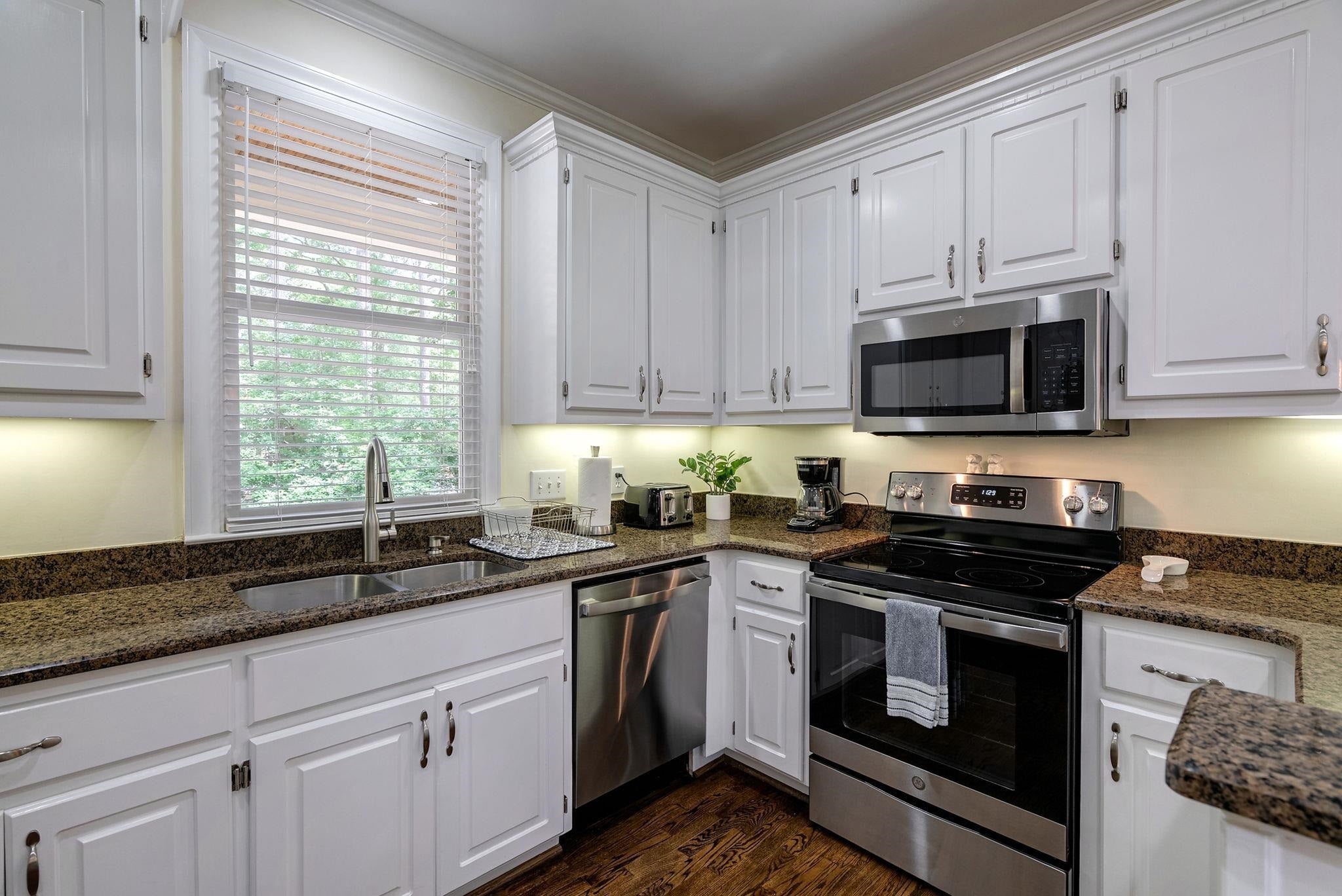 Eatonton, Georgia, 31024, United States, 3 Bedrooms Bedrooms, ,4 BathroomsBathrooms,Residential,For Sale,1804094