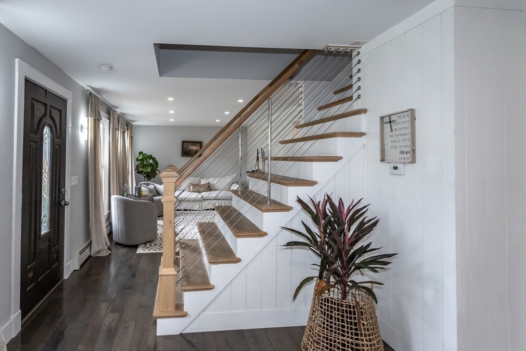 Westfield, Massachusetts, 01085, United States, 4 Bedrooms Bedrooms, ,2 BathroomsBathrooms,Residential,For Sale,1967509