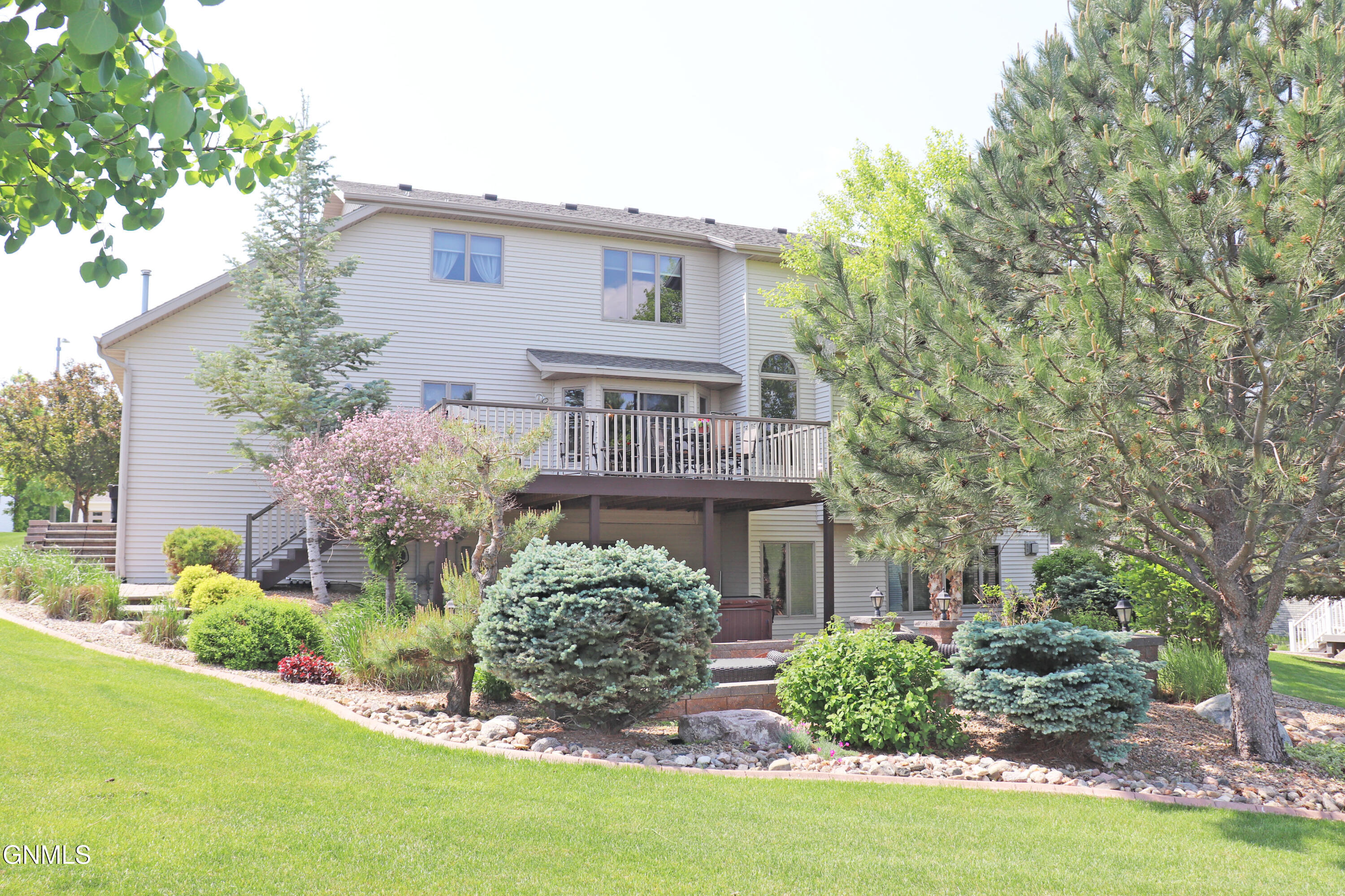 Bismarck, North Dakota, 58503, United States, 5 Bedrooms Bedrooms, ,2 BathroomsBathrooms,Residential,For Sale,2001566