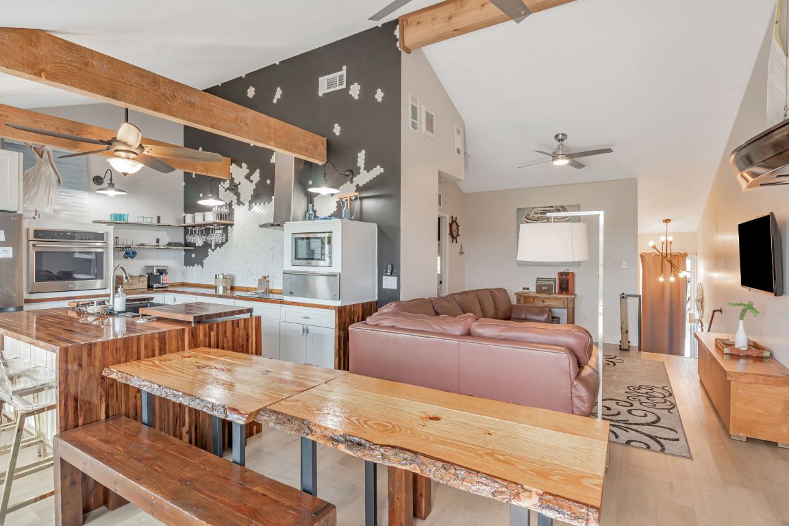 Point Venture, Texas, 78645, United States, 5 Bedrooms Bedrooms, ,4 BathroomsBathrooms,Residential,For Sale,1840855