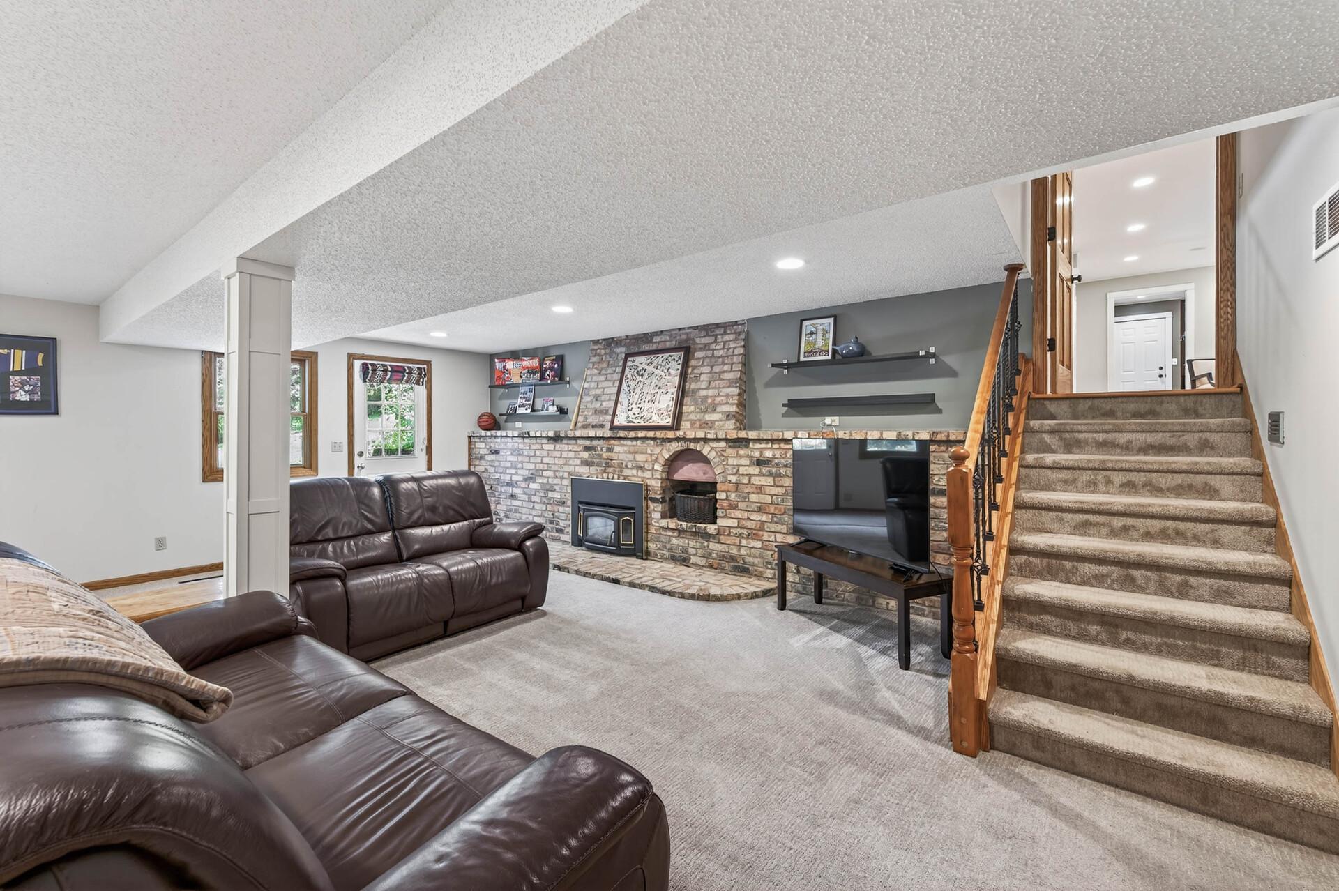 Minnetonka, Minnesota, 55345, United States, 5 Bedrooms Bedrooms, ,2 BathroomsBathrooms,Residential,For Sale,1919862