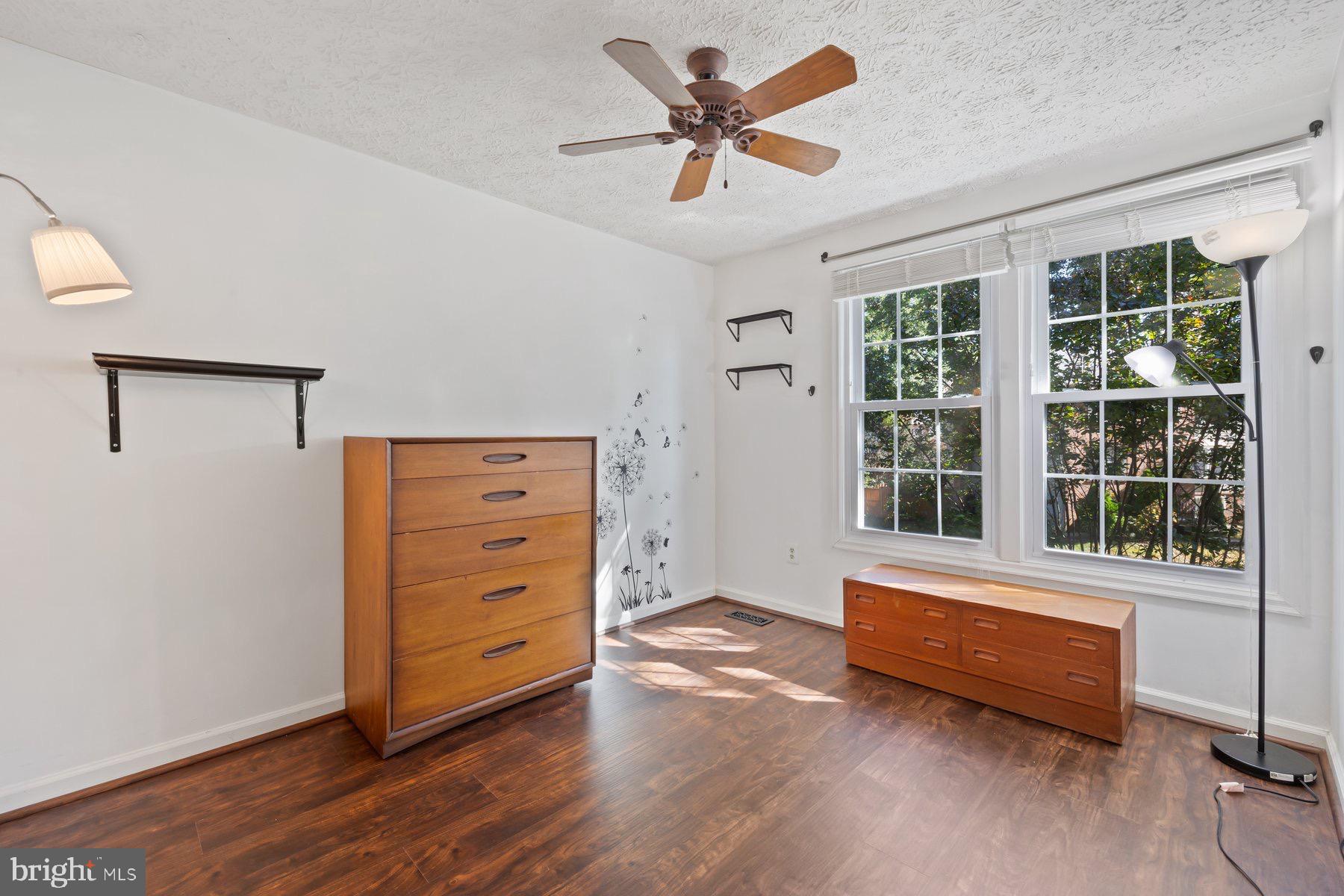 Centreville, Virginia, 20121, United States, 3 Bedrooms Bedrooms, ,4 BathroomsBathrooms,Residential,For Sale,1974352