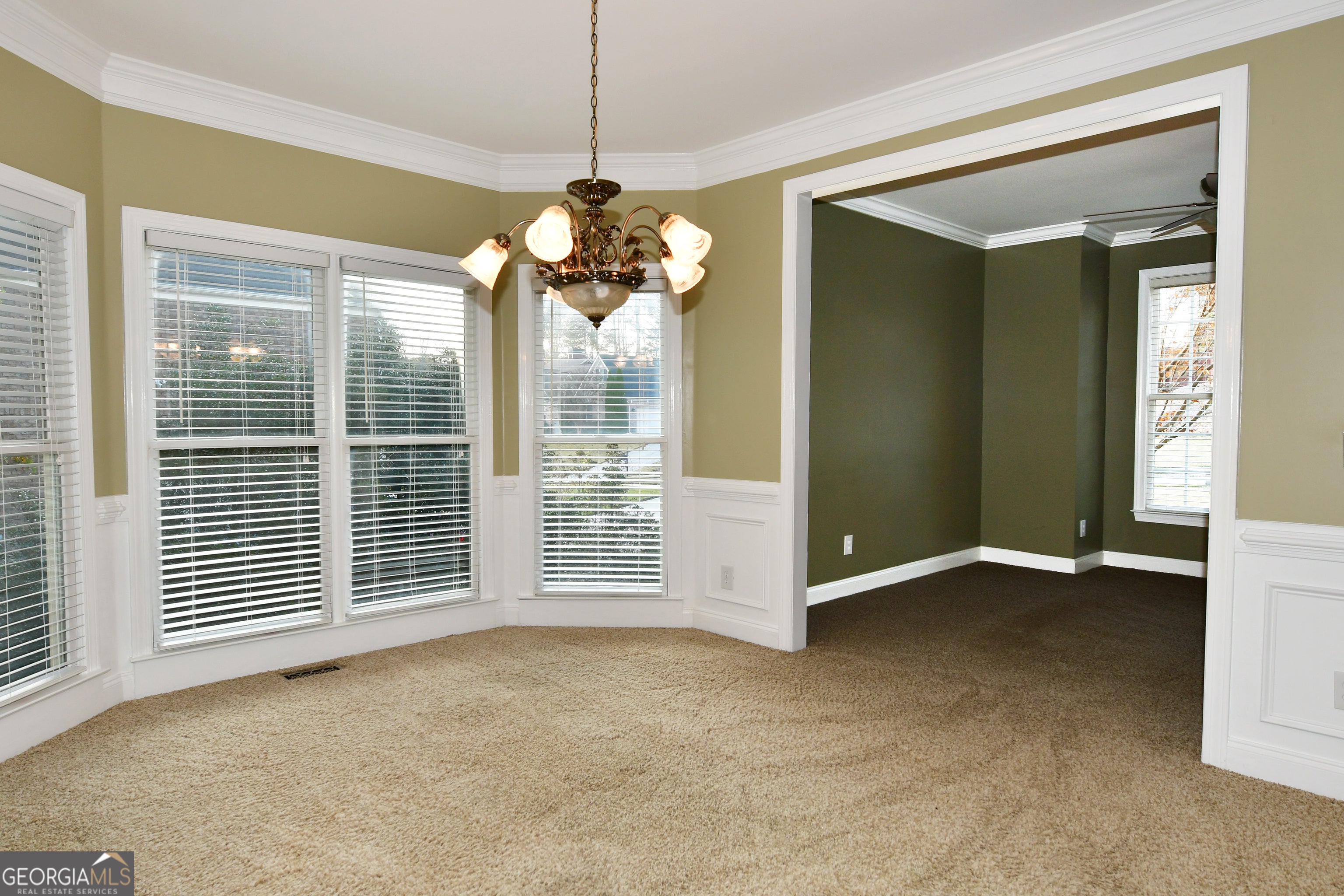 Hoschton, Georgia, 30548, United States, 5 Bedrooms Bedrooms, ,4 BathroomsBathrooms,Residential,For Sale,1992517