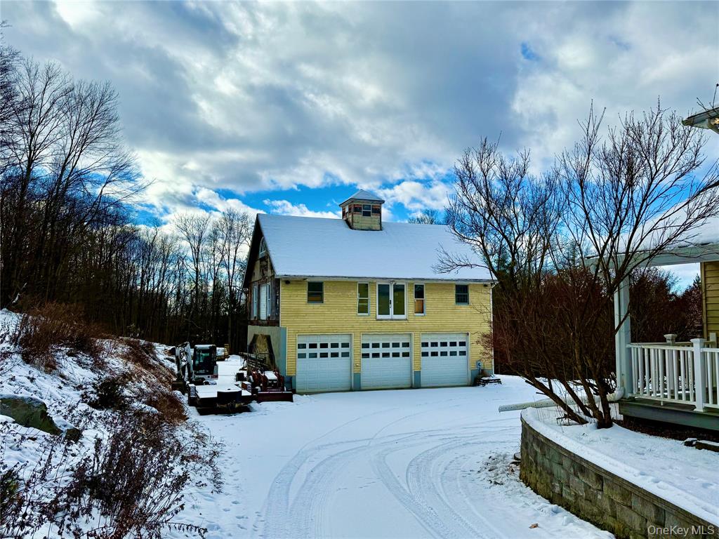 salt Point, New York, 12578, United States, 5 Bedrooms Bedrooms, ,5 BathroomsBathrooms,Residential,For Sale,2005209