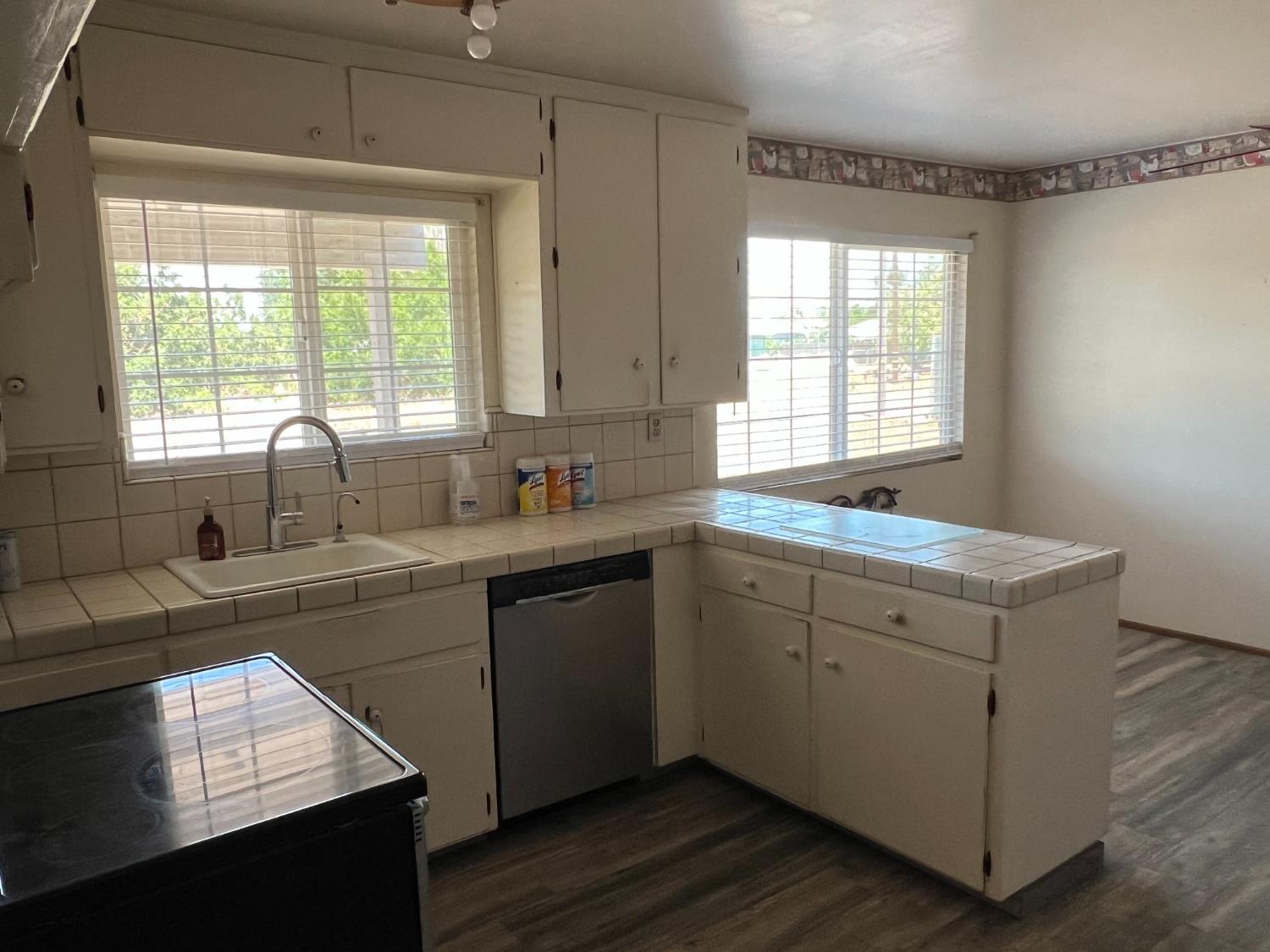 Hughson, California, 95326, United States, 3 Bedrooms Bedrooms, ,2 BathroomsBathrooms,Residential,For Sale,2048137