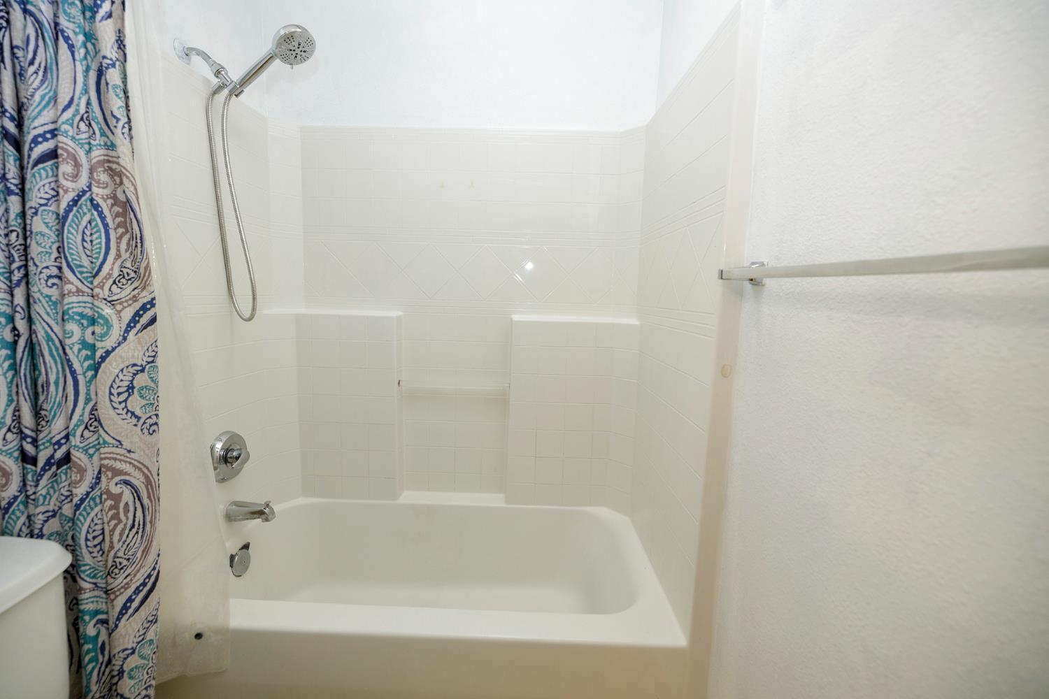Merced, California, 95340, United States, 5 Bedrooms Bedrooms, ,3 BathroomsBathrooms,Residential,For Sale,1943664
