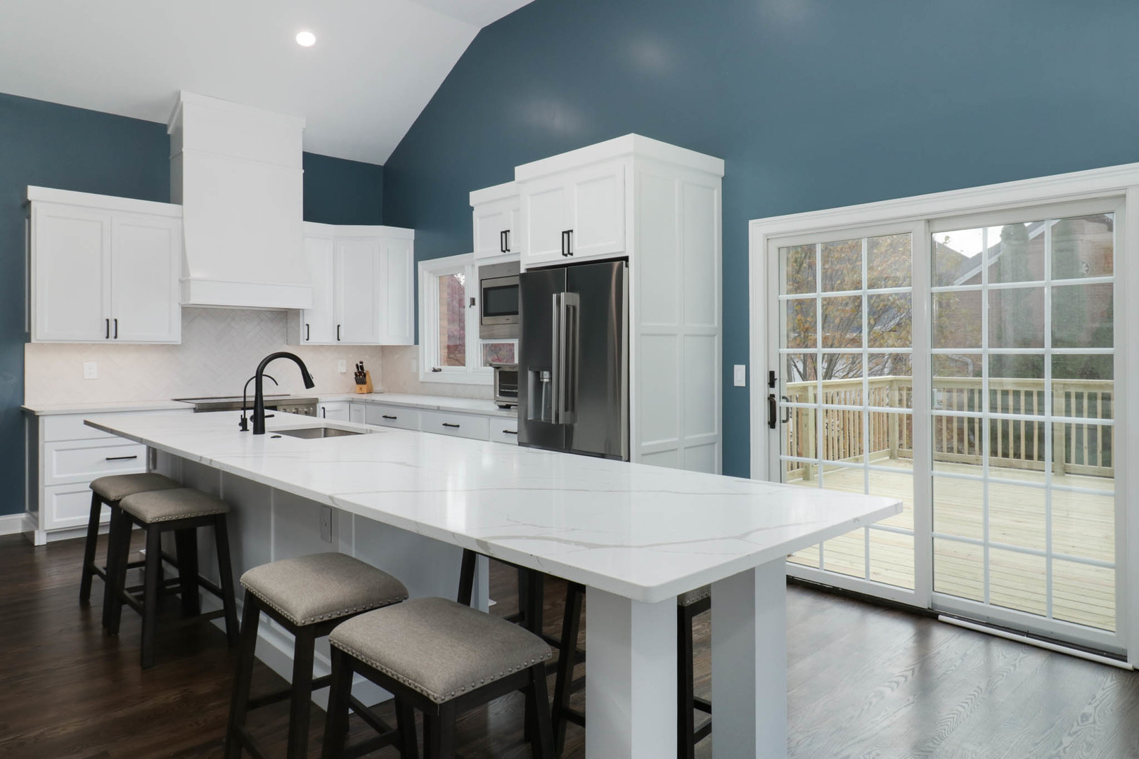 Bloomington, Illinois, 61704, United States, 5 Bedrooms Bedrooms, ,4 BathroomsBathrooms,Residential,For Sale,1991973