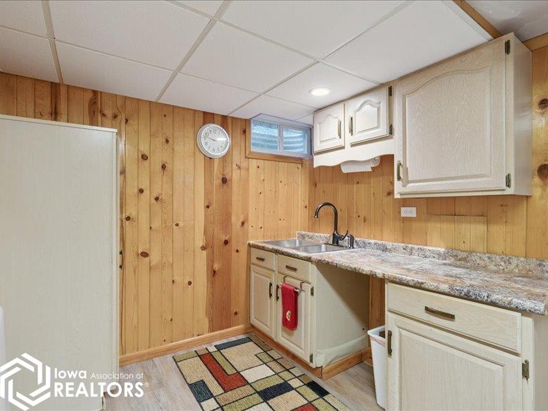 Burlington, Iowa, 52601, United States, 3 Bedrooms Bedrooms, ,3 BathroomsBathrooms,Residential,For Sale,1980074