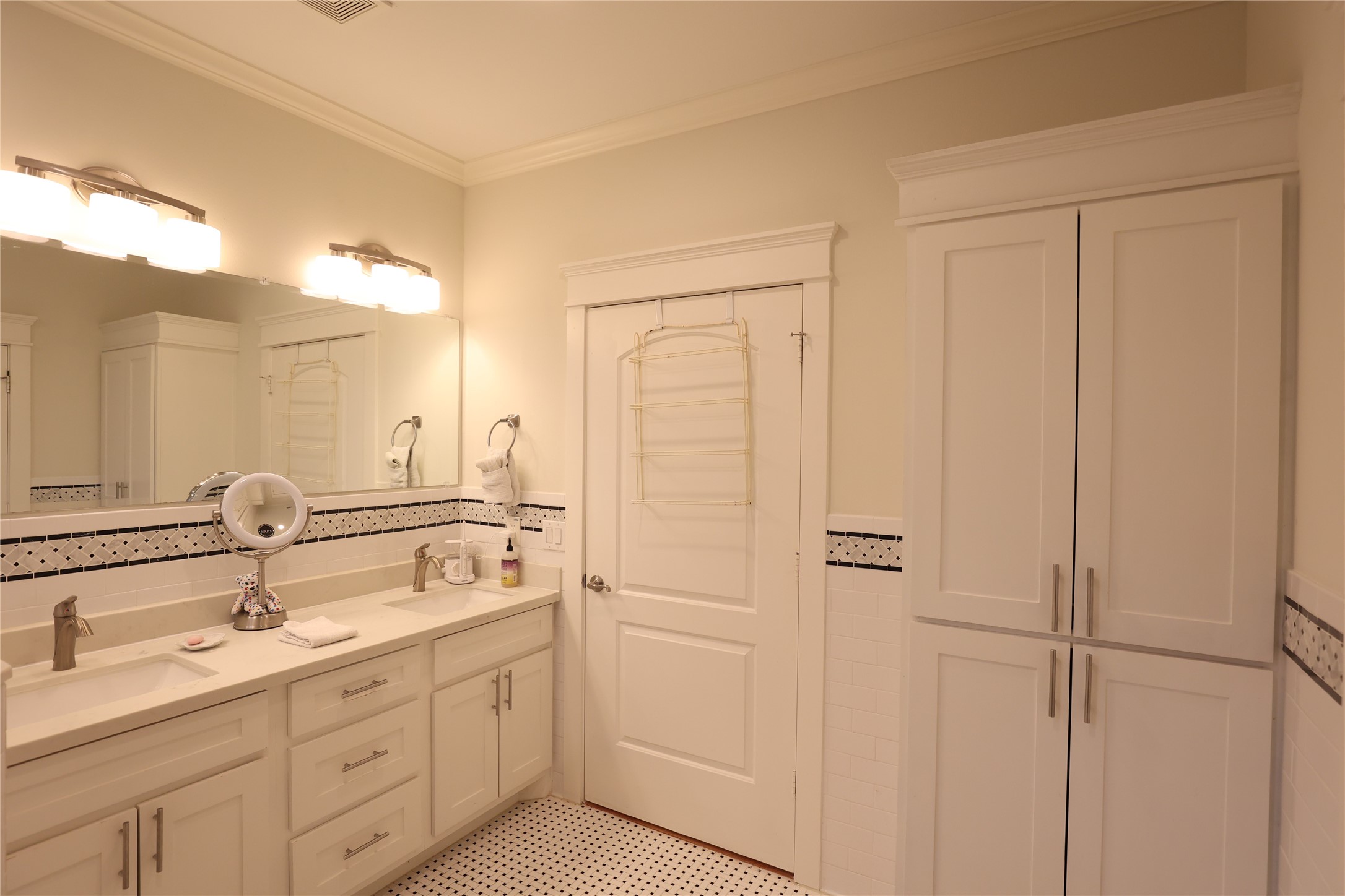 Houston, Texas, 77011, United States, 3 Bedrooms Bedrooms, ,2 BathroomsBathrooms,Residential,For Sale,1867410
