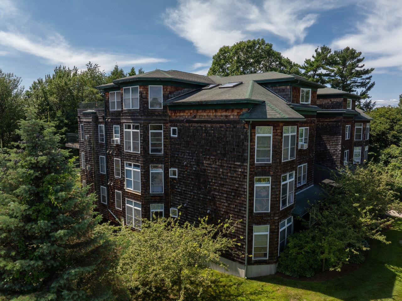 Burlington, Vermont, 05408, United States, 2 Bedrooms Bedrooms, ,2 BathroomsBathrooms,Residential,For Sale,1902204