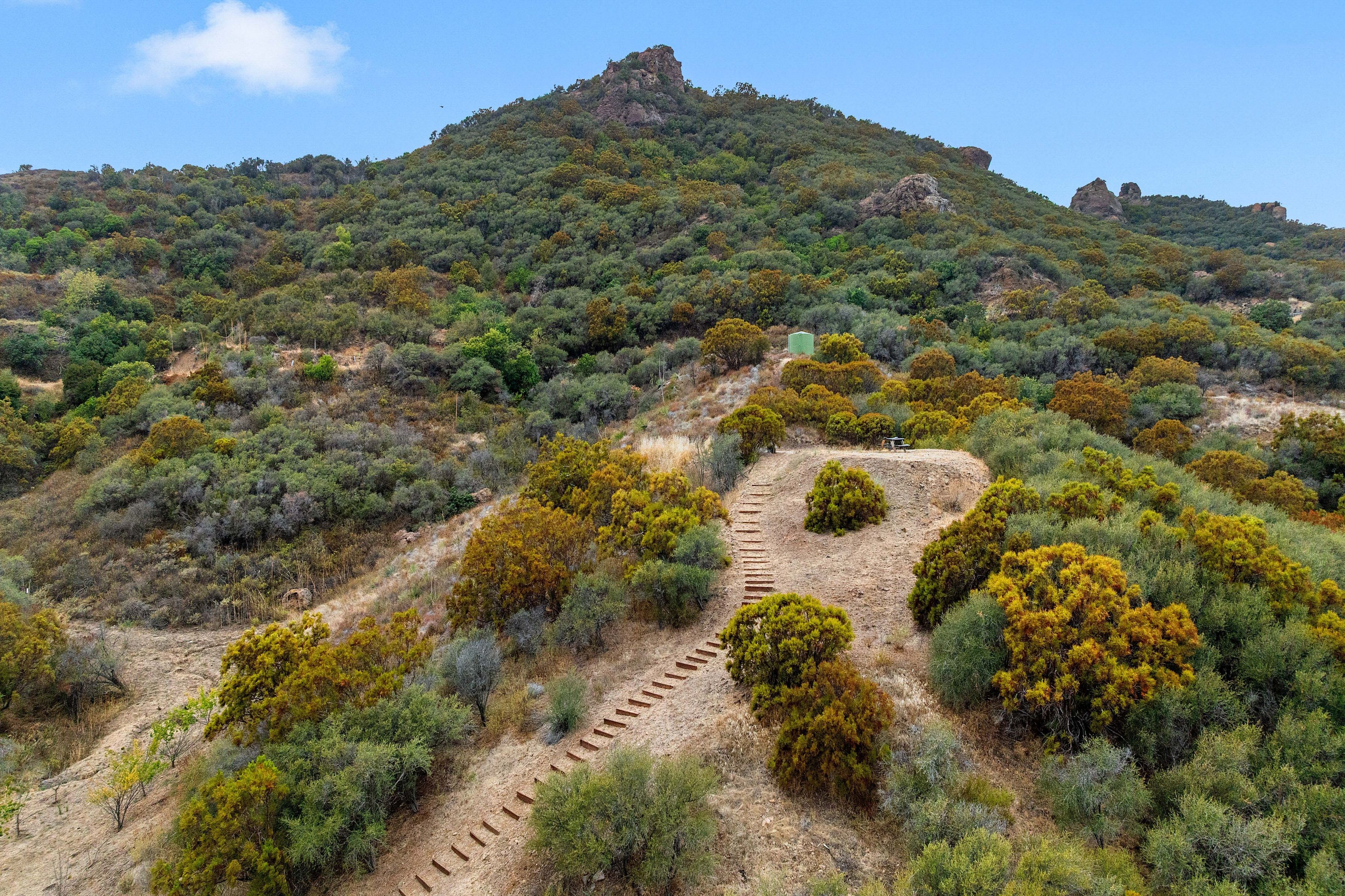  14613 Yerba Buena Rd - 物件實景