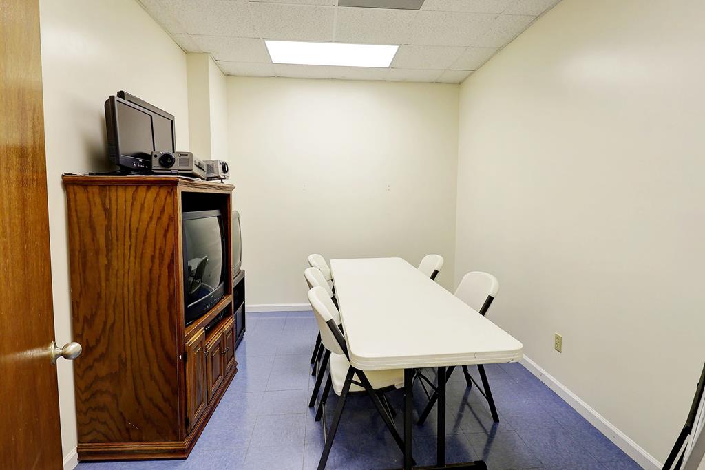 Headland, Alabama, 36345, United States, 5 Bedrooms Bedrooms, ,2 BathroomsBathrooms,Residential,For Sale,1991013