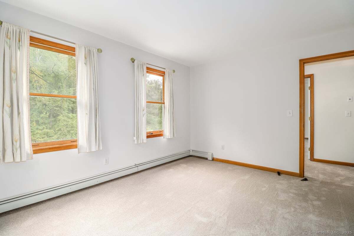 New Milford, Connecticut, 06776, United States, 3 Bedrooms Bedrooms, ,3 BathroomsBathrooms,Residential,For Sale,1958053