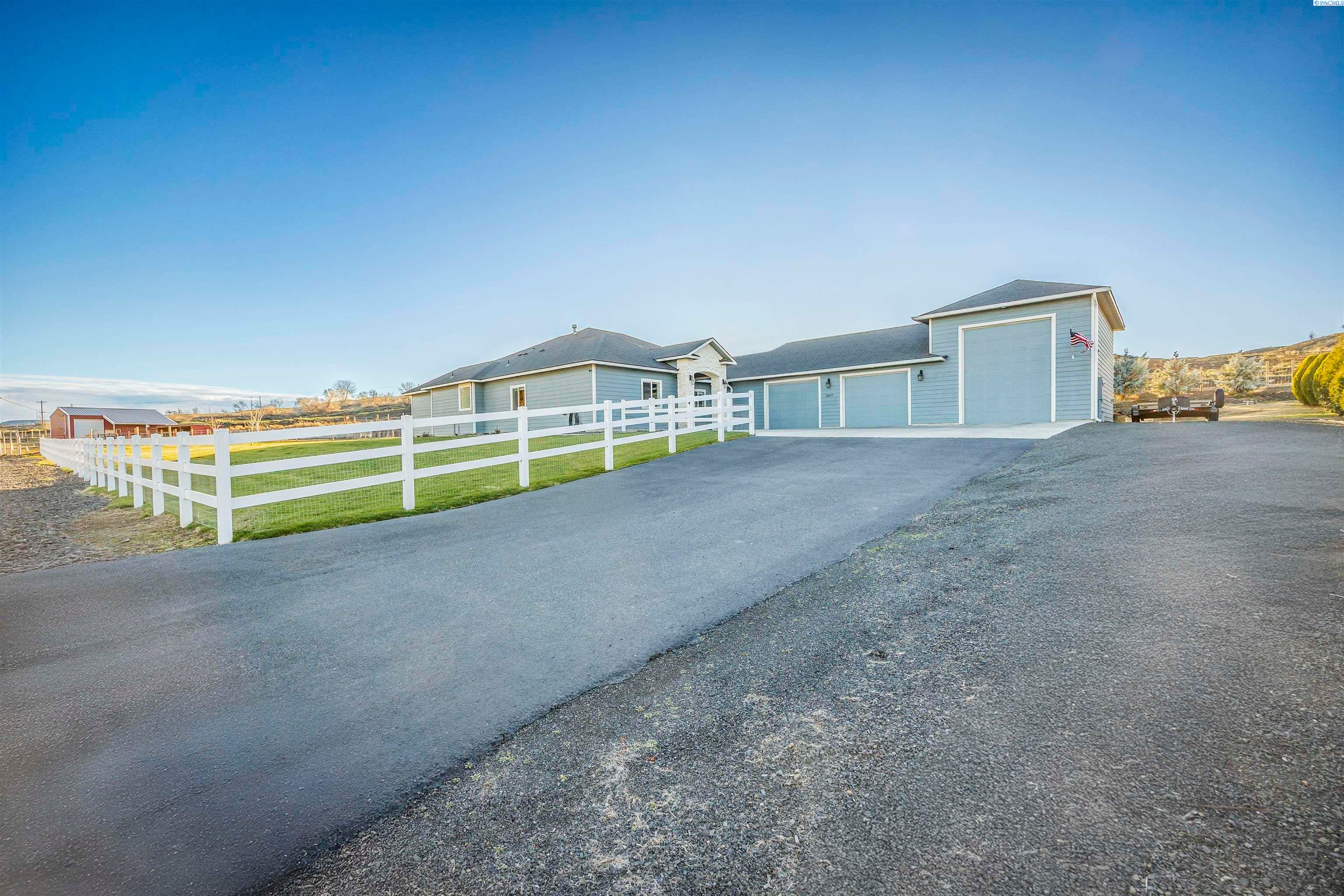 West Richland, Washington, 99353, United States, 3 Bedrooms Bedrooms, ,3 BathroomsBathrooms,Residential,For Sale,2038482