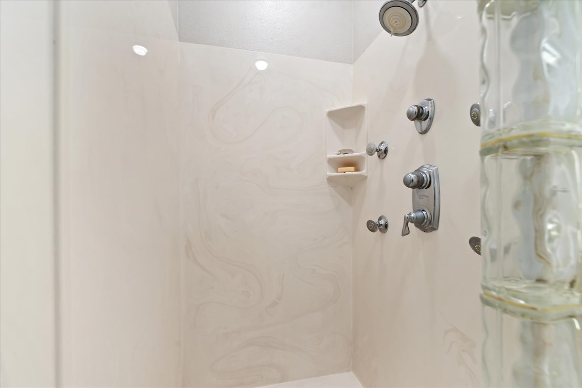 Mountain Home, Idaho, 83647, United States, 4 Bedrooms Bedrooms, ,5 BathroomsBathrooms,Residential,For Sale,1978242