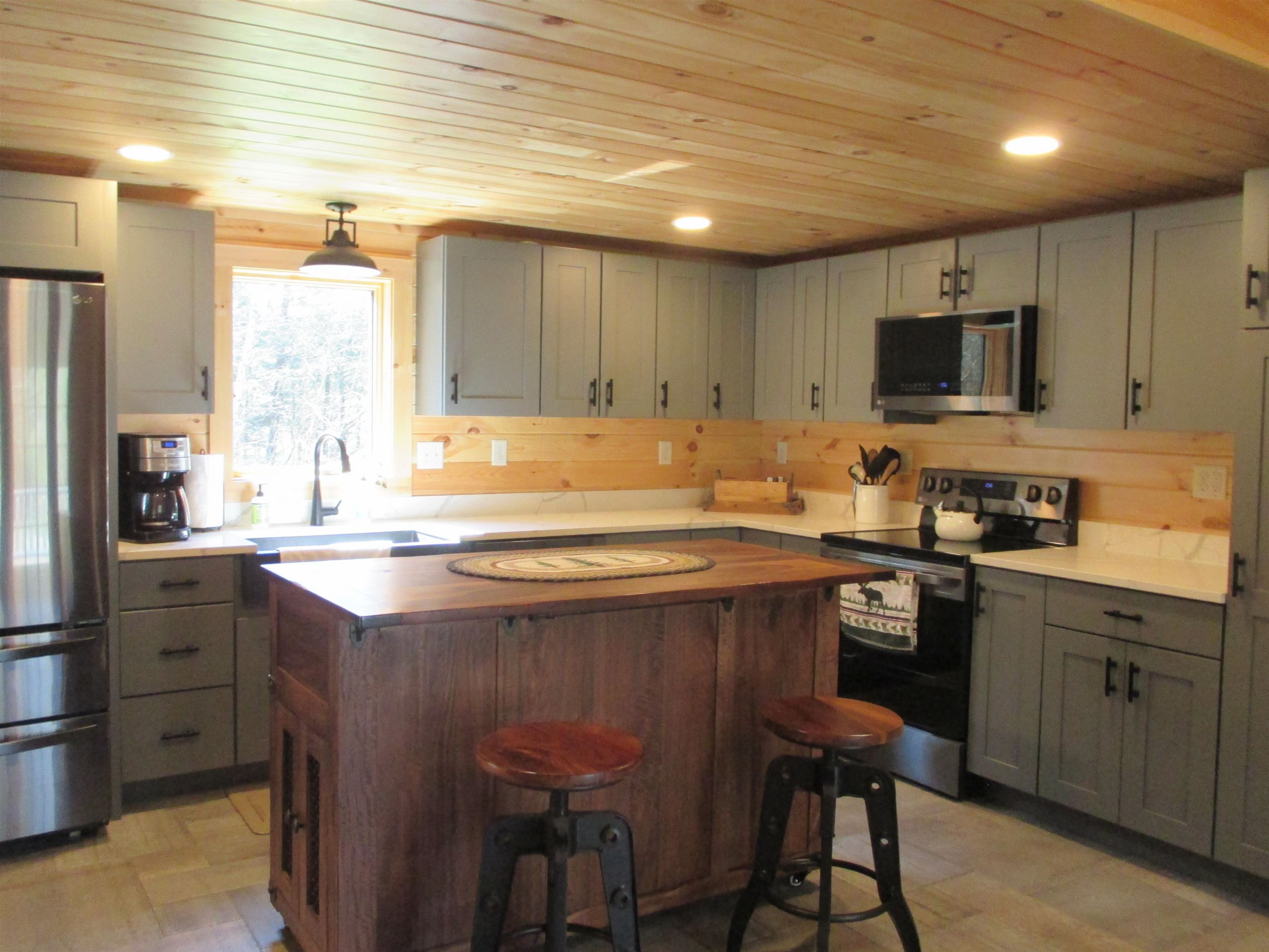 Littleton, New Hampshire, 03561, United States, 5 Bedrooms Bedrooms, ,2 BathroomsBathrooms,Residential,For Sale,1820898