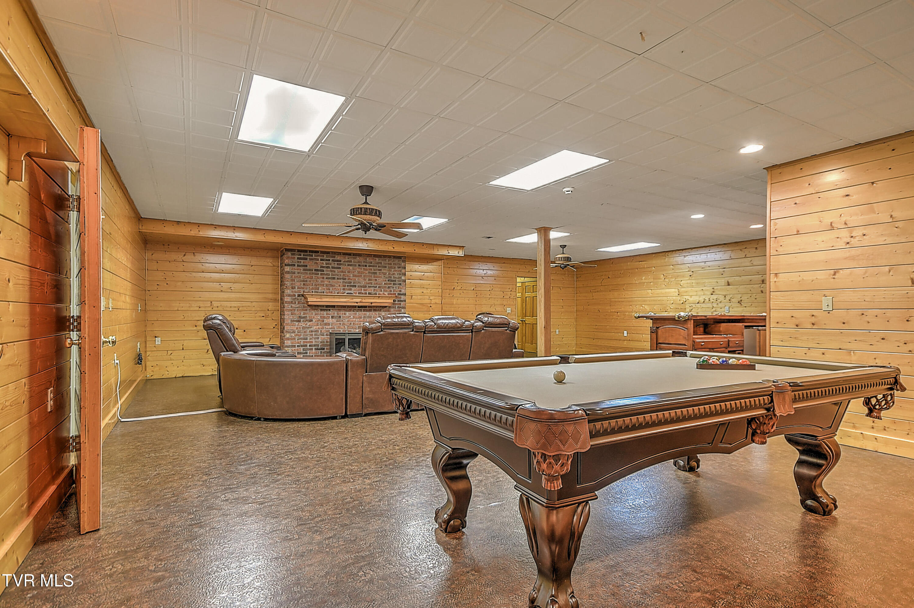 Jonesborough, Tennessee, 37659, United States, 6 Bedrooms Bedrooms, ,6 BathroomsBathrooms,Residential,For Sale,2011777