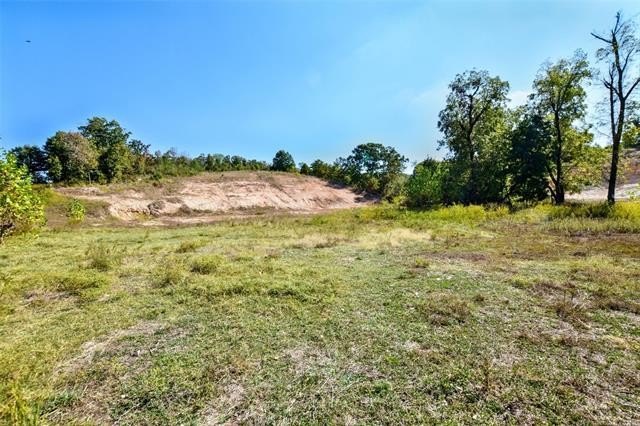 Hulbert, Oklahoma, 74441, United States, 4 Bedrooms Bedrooms, ,2 BathroomsBathrooms,Residential,For Sale,1983327