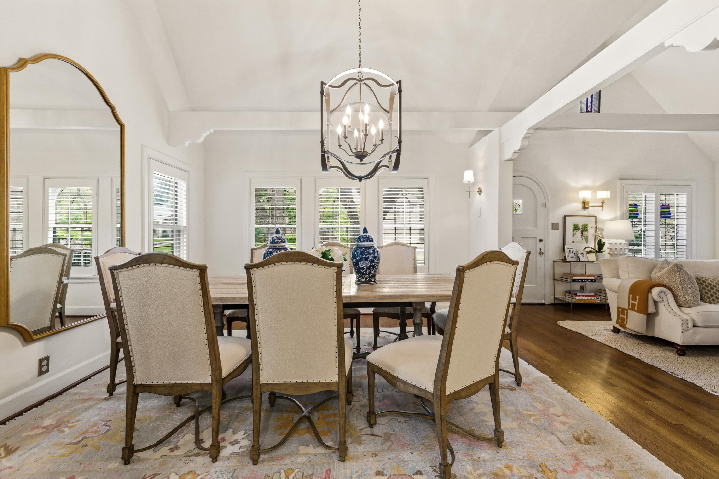  Charming Updated Tudor In Lakewood - 物件實景