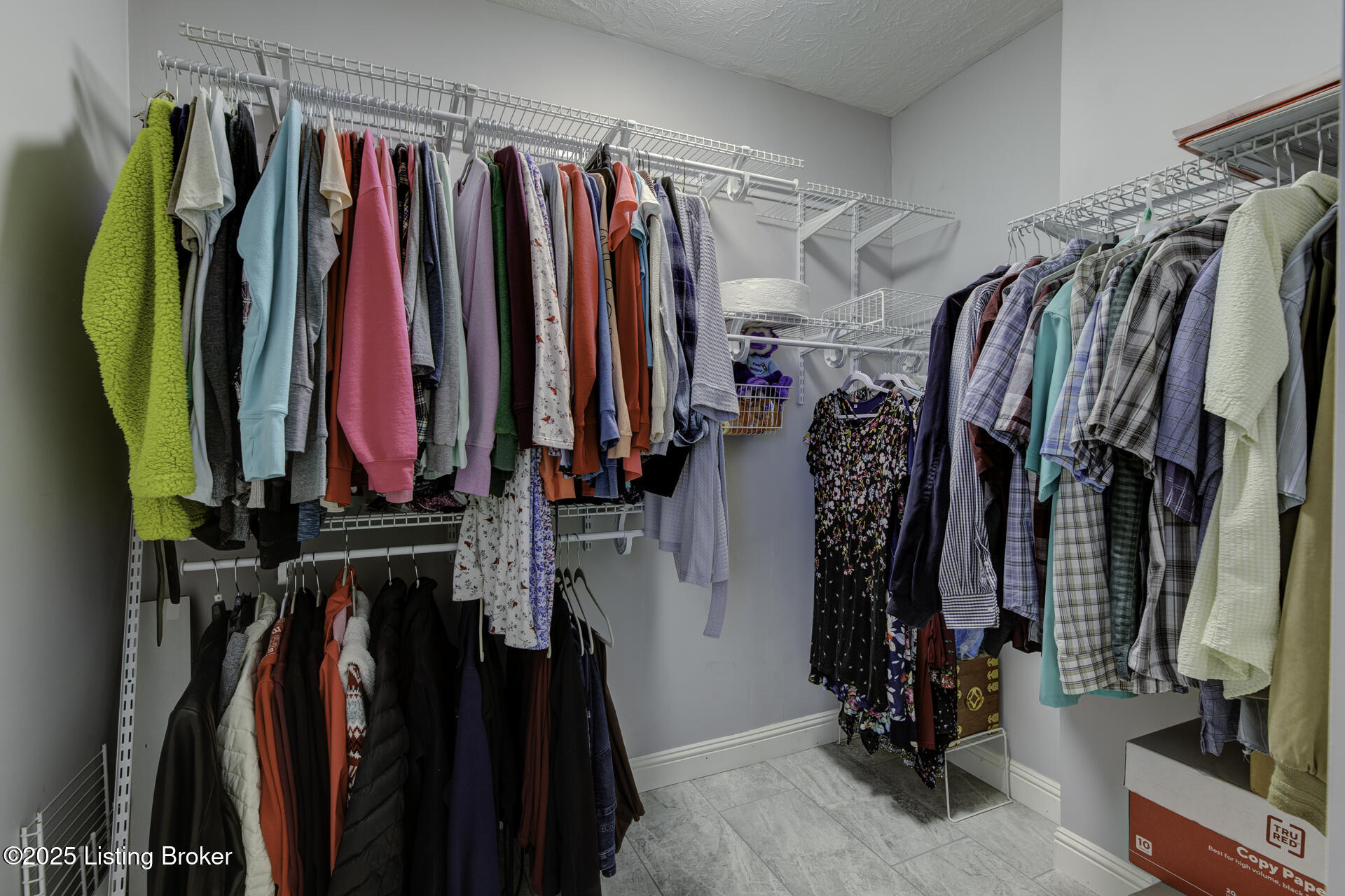 Bloomfield, Kentucky, 40008, United States, 3 Bedrooms Bedrooms, ,3 BathroomsBathrooms,Residential,For Sale,1968876