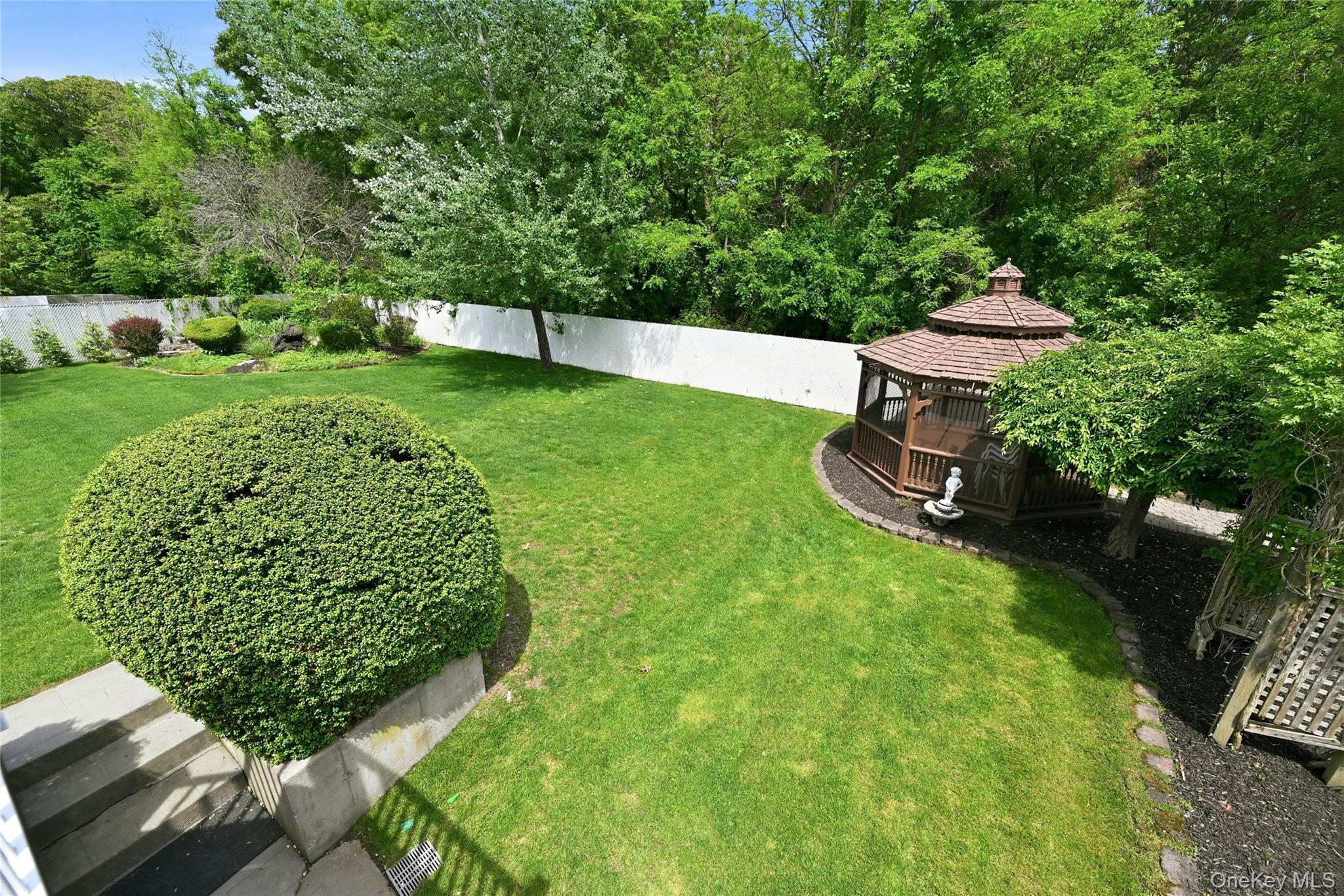  12 Phillips Lane, Lake Grove, NY, 11755 - 物件實景