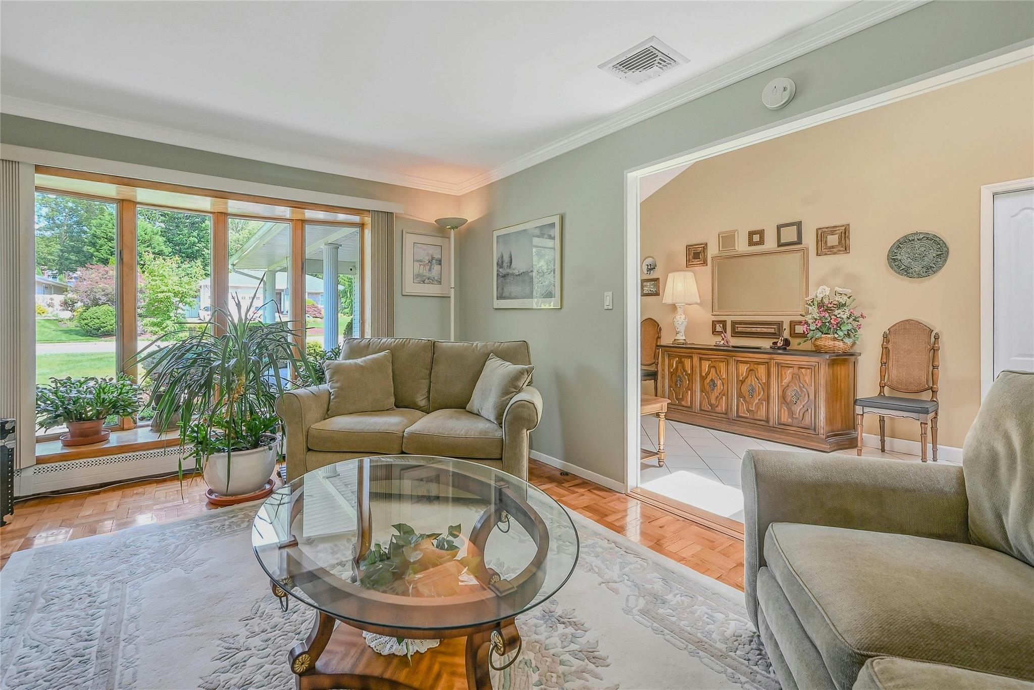Sayville, New York, 11782, United States, 3 Bedrooms Bedrooms, ,2 BathroomsBathrooms,Residential,For Sale,1892775