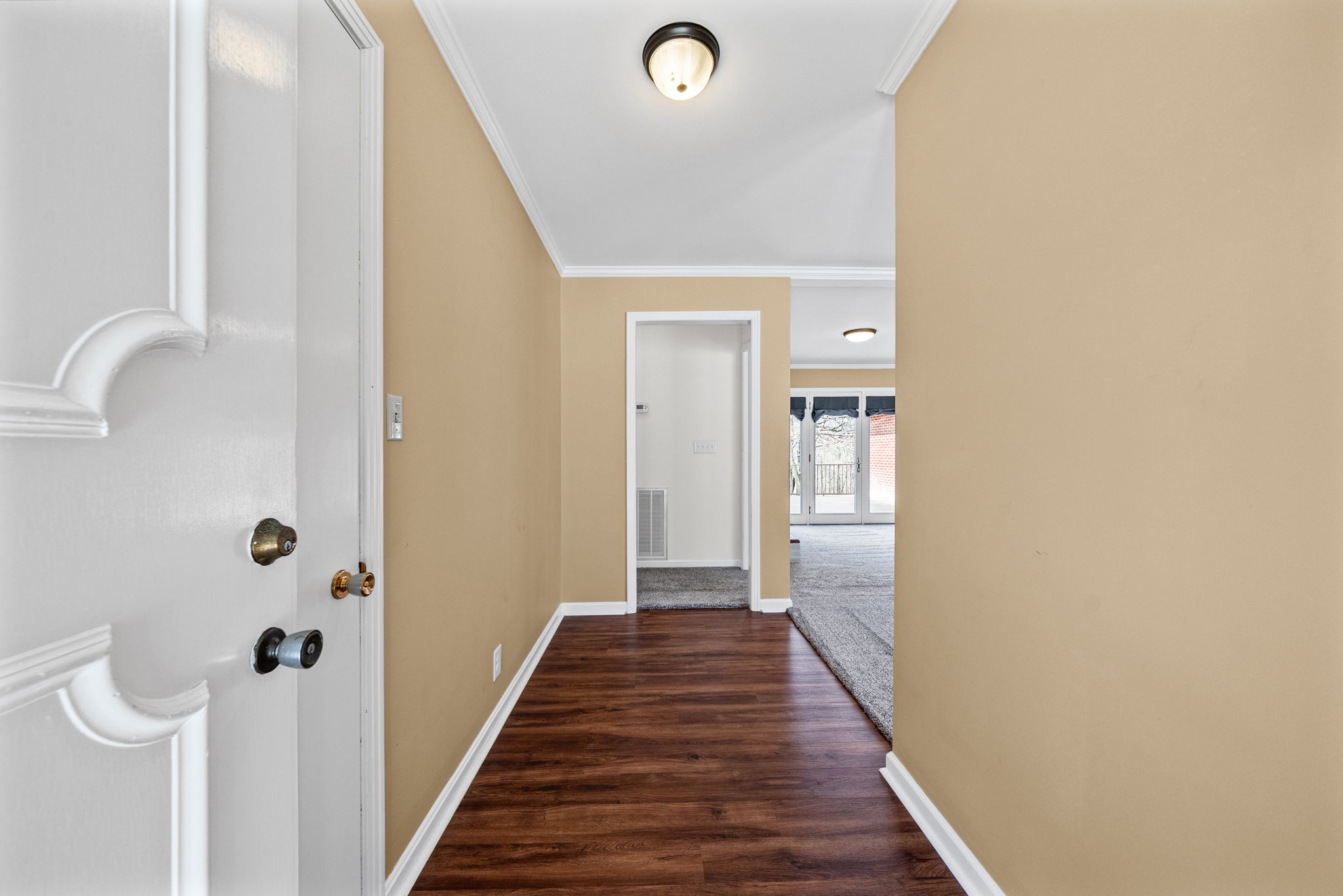 Clarksville, Tennessee, 37040, United States, 2 Bedrooms Bedrooms, ,2 BathroomsBathrooms,Residential,For Sale,2030332