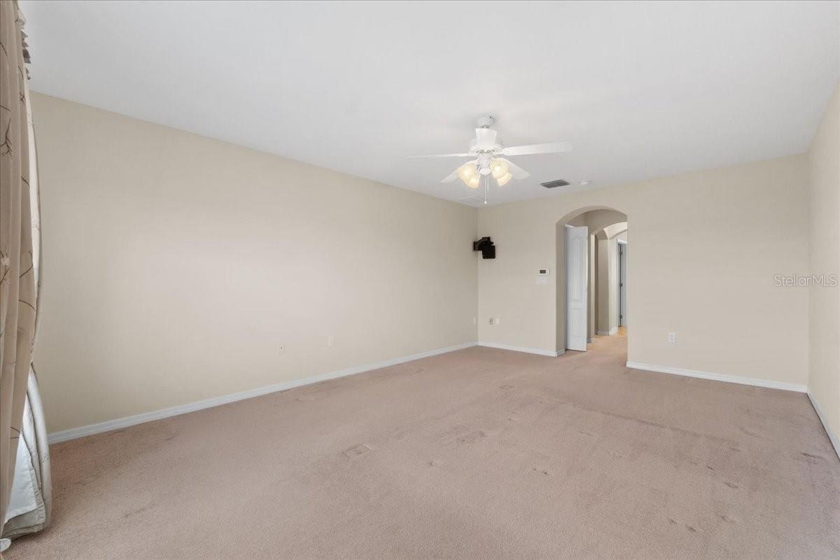 DAVENPORT, Florida, 33837, United States, 5 Bedrooms Bedrooms, ,3 BathroomsBathrooms,Residential,For Sale,1983680