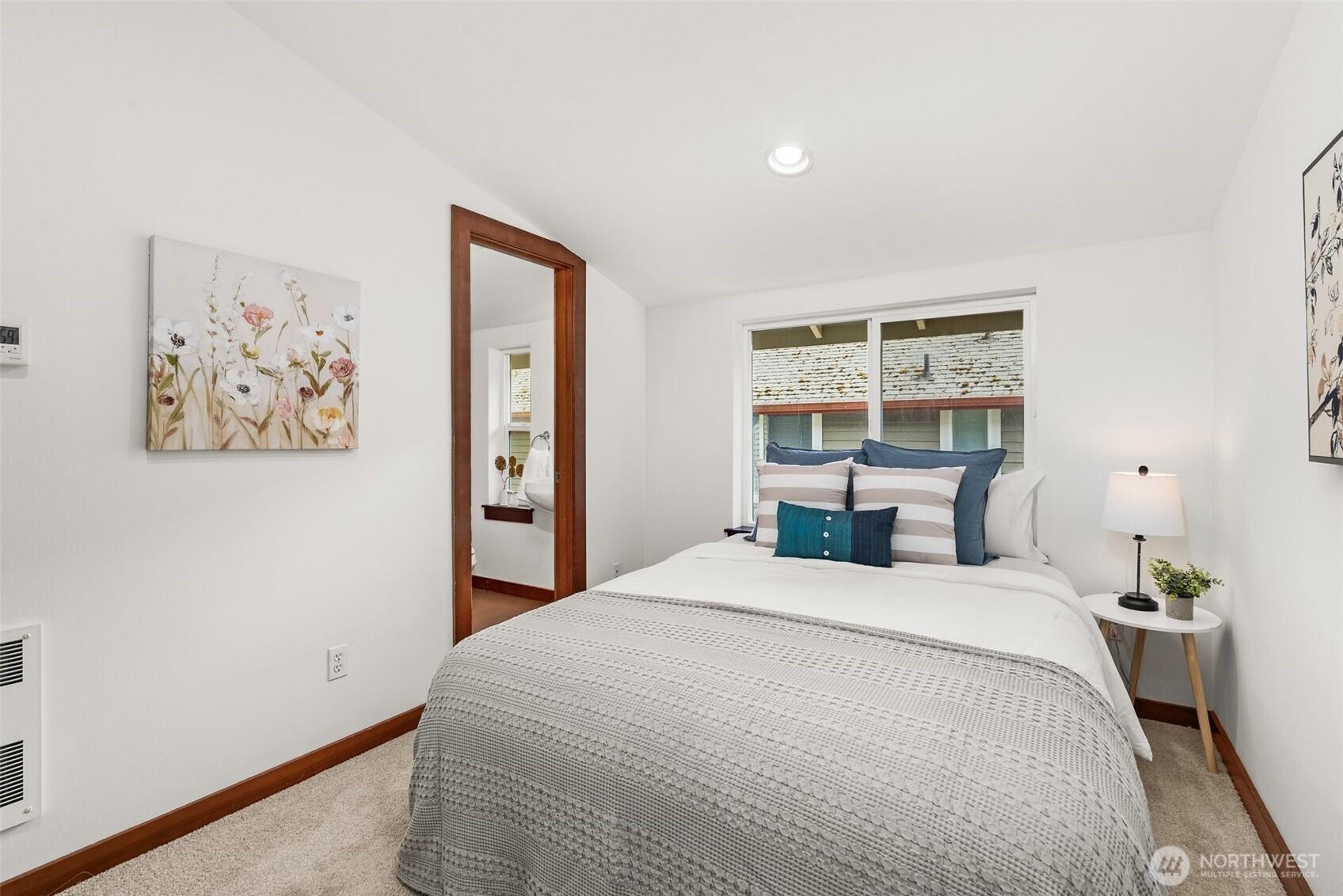 SEATTLE, Washington, 98105, United States, 3 Bedrooms Bedrooms, ,3 BathroomsBathrooms,Residential,For Sale,1875304