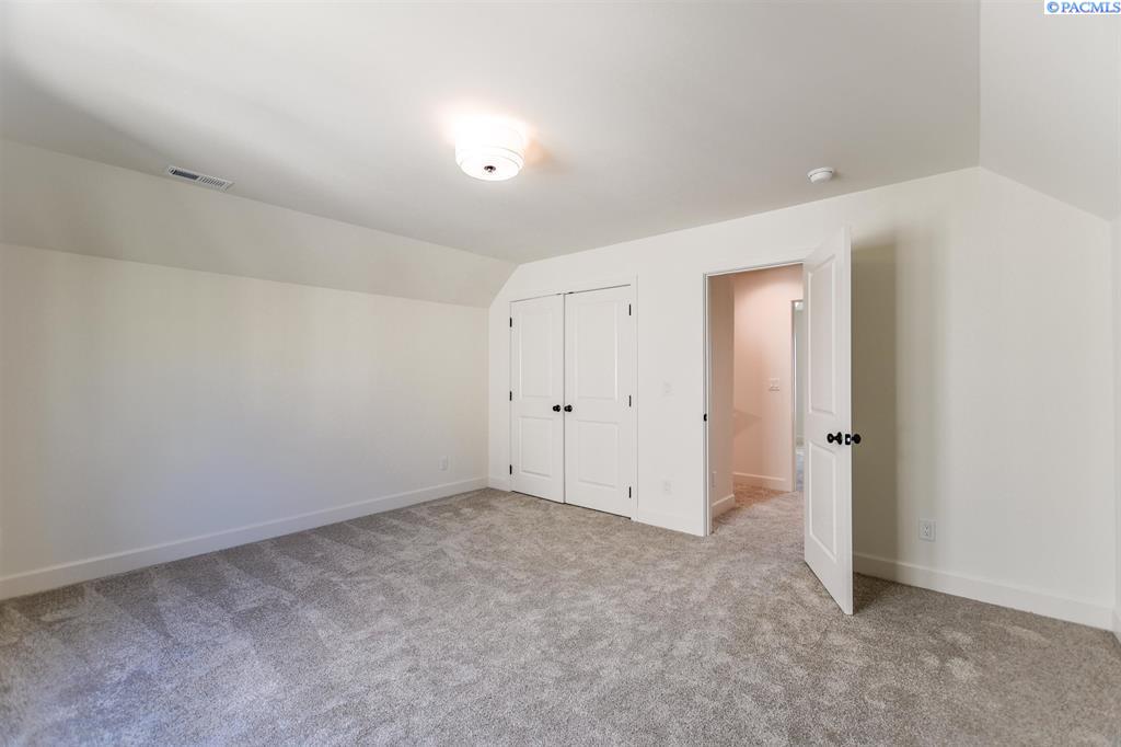 Pullman, Washington, 99163, United States, 4 Bedrooms Bedrooms, ,3 BathroomsBathrooms,Residential,For Sale,1794124