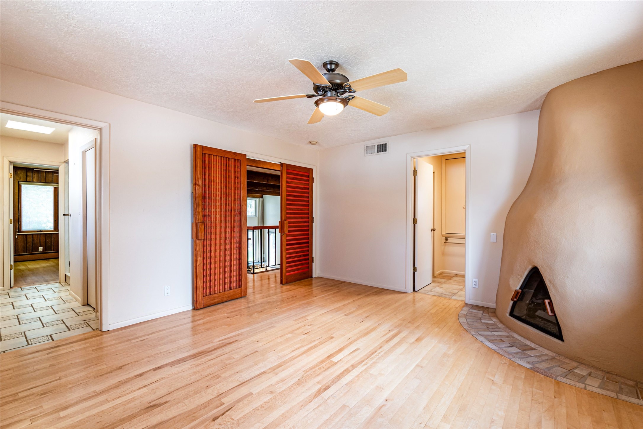  2532 Harold Place NE - 物件實景
